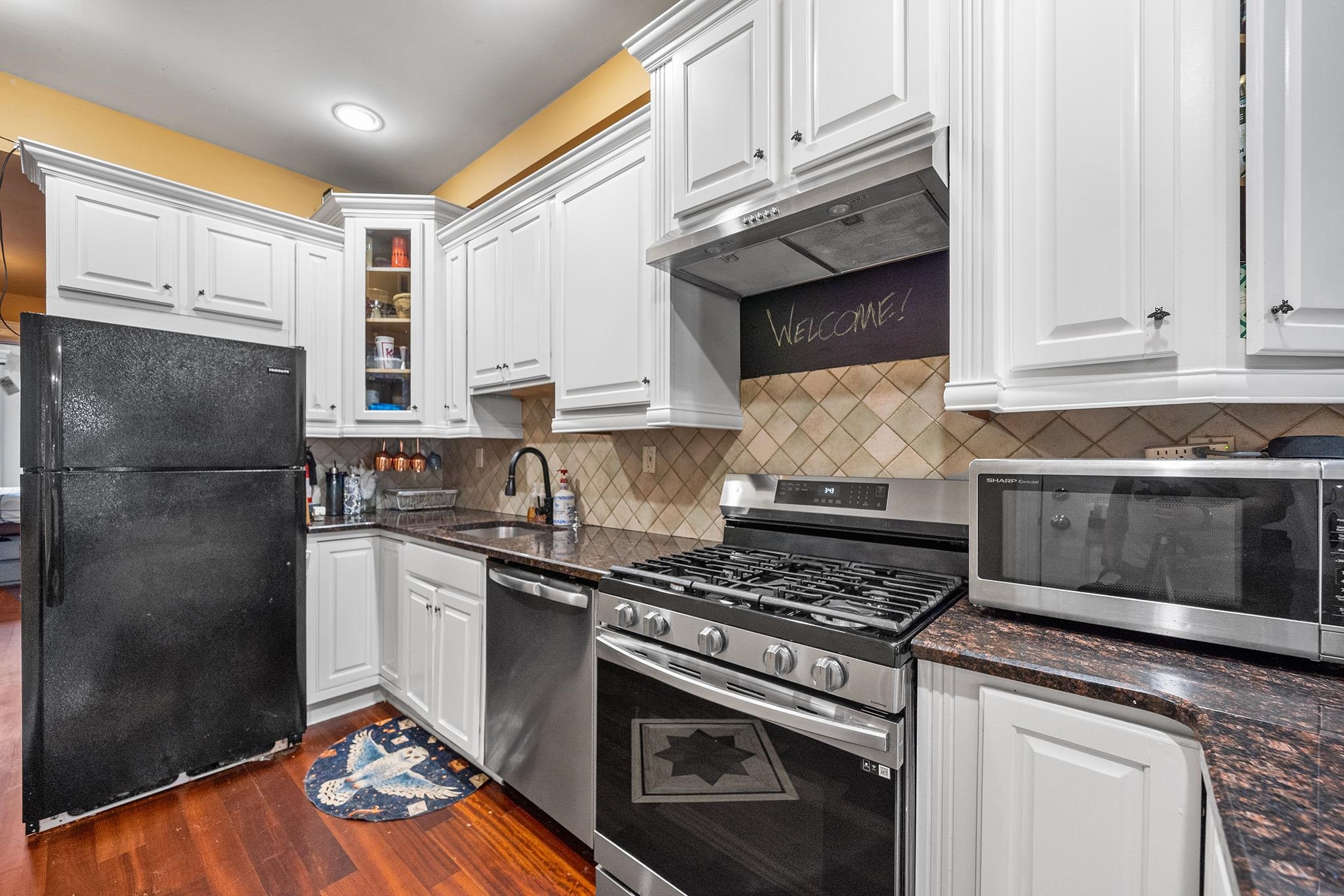 352 7TH ST Unit: 3
