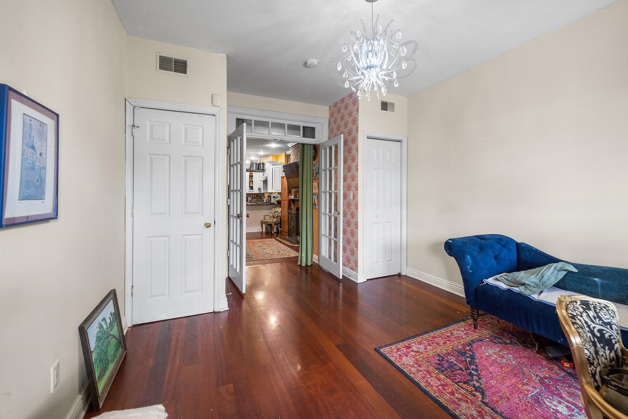 352 7TH ST Unit: 3