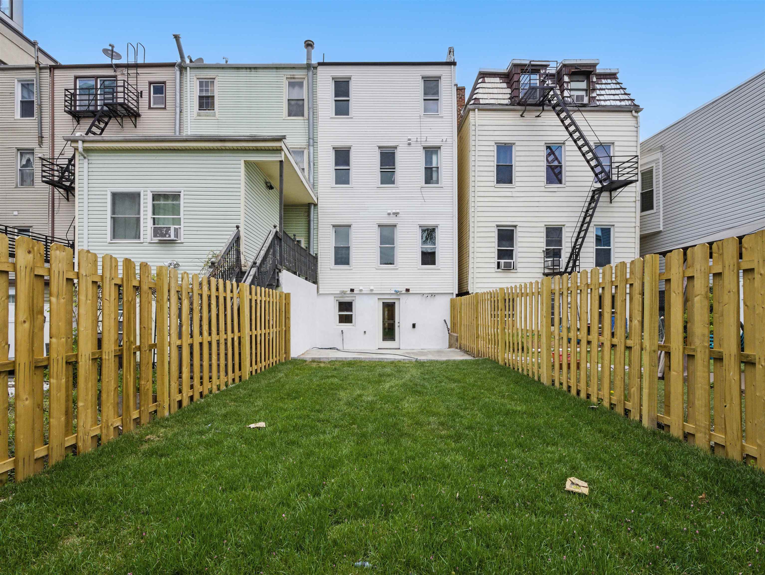 63 JEFFERSON AVE Unit: 1