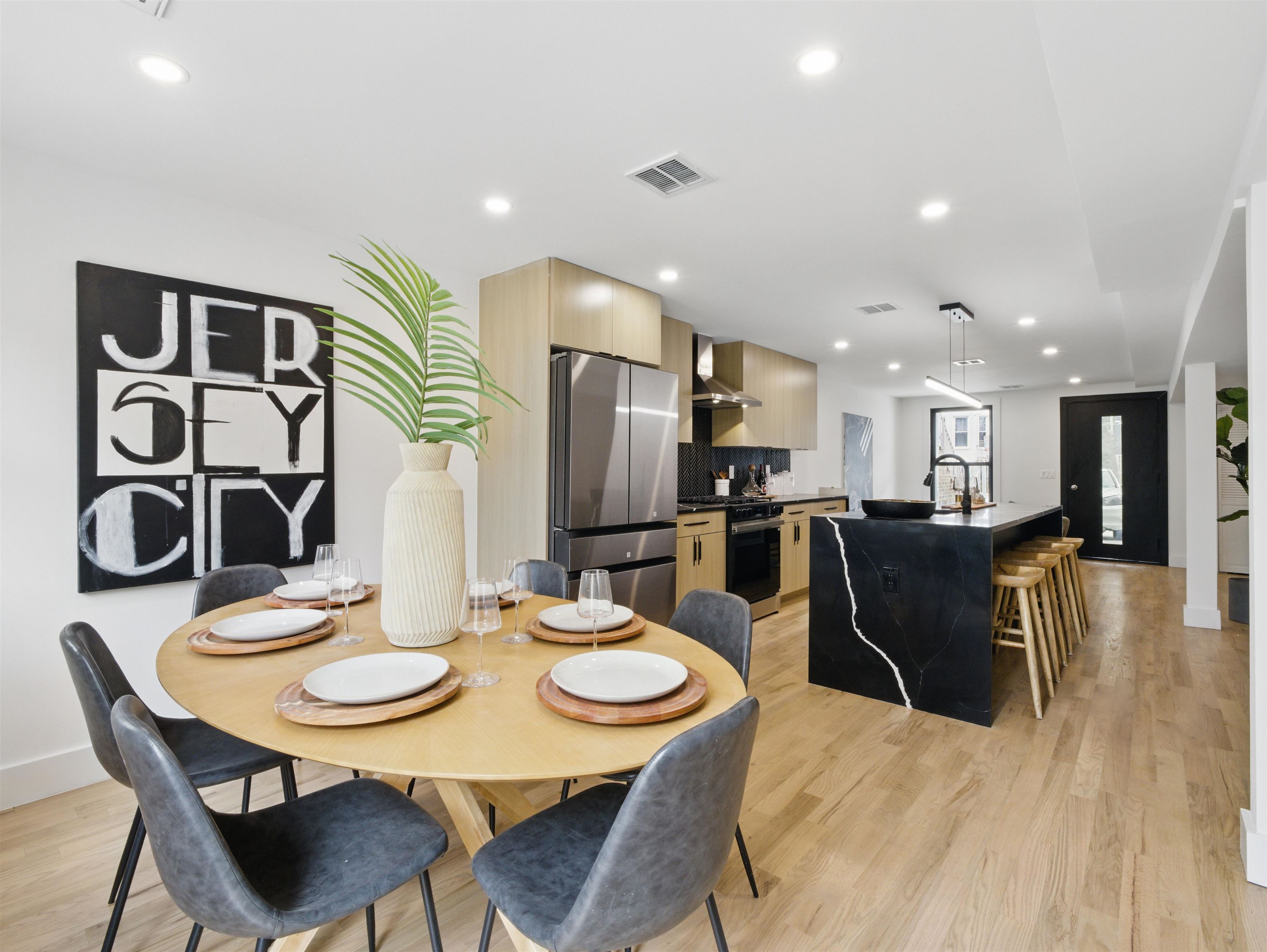 63 JEFFERSON AVE Unit: 1