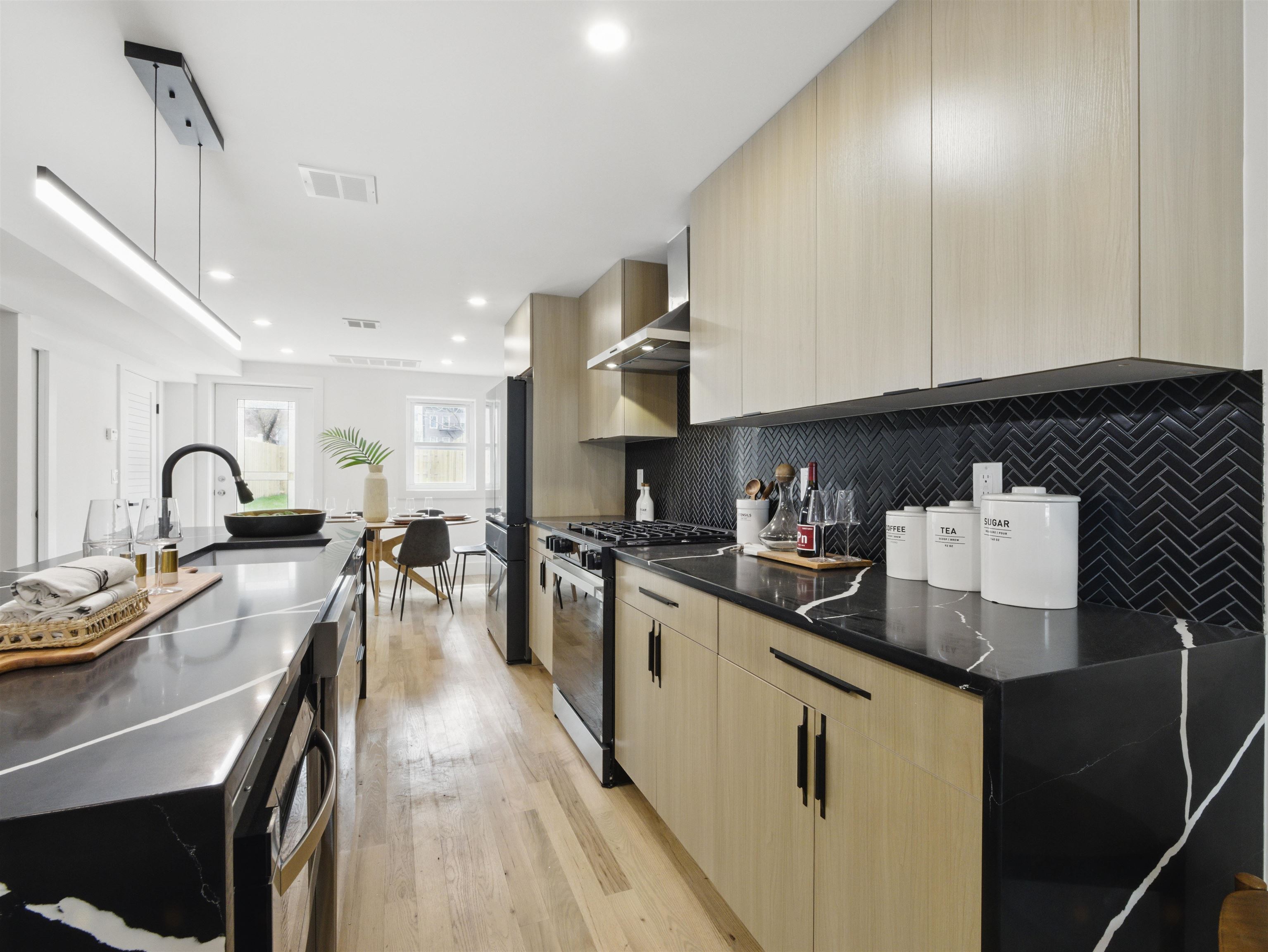 63 JEFFERSON AVE Unit: 1