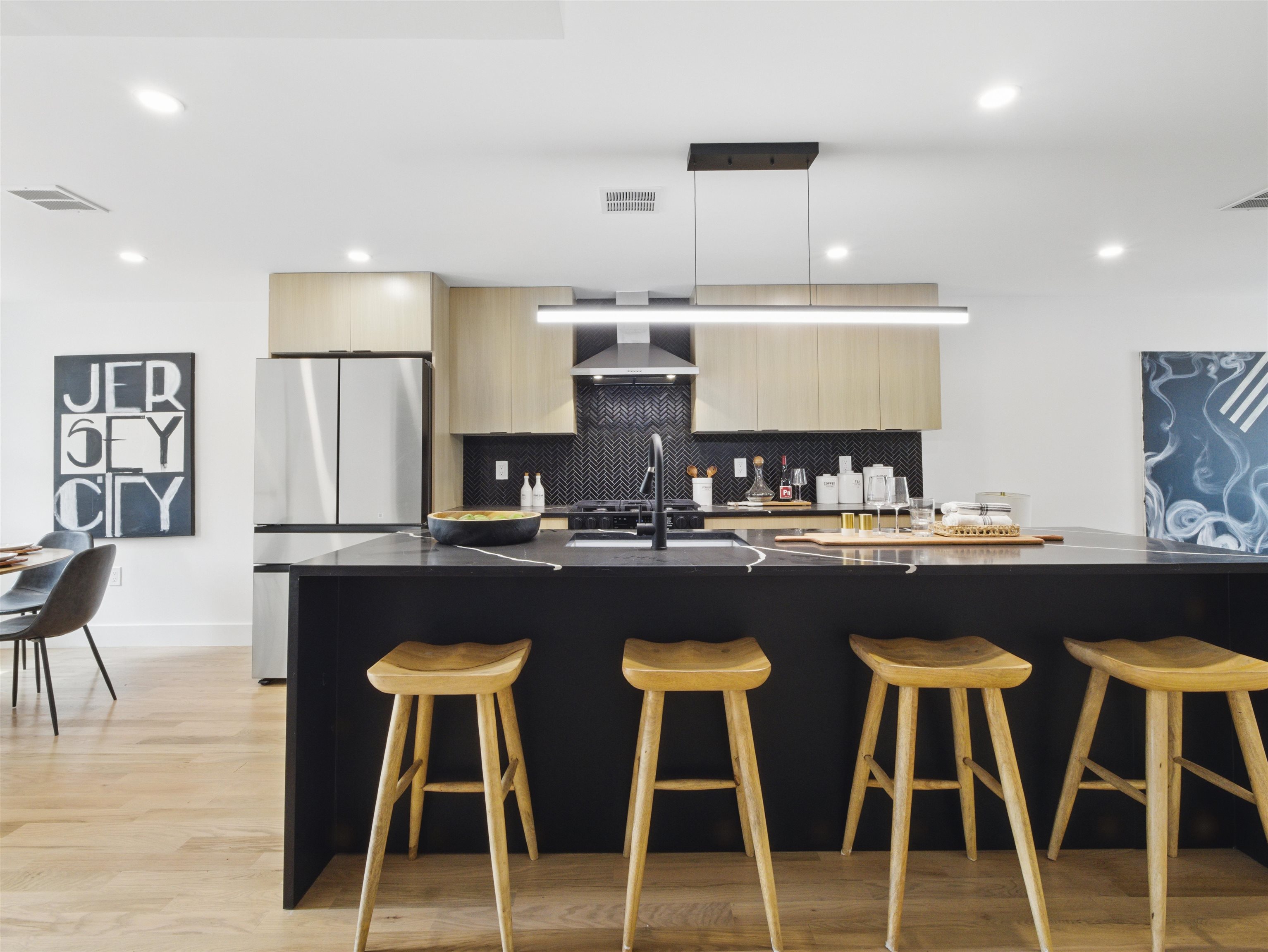 63 JEFFERSON AVE Unit: 1