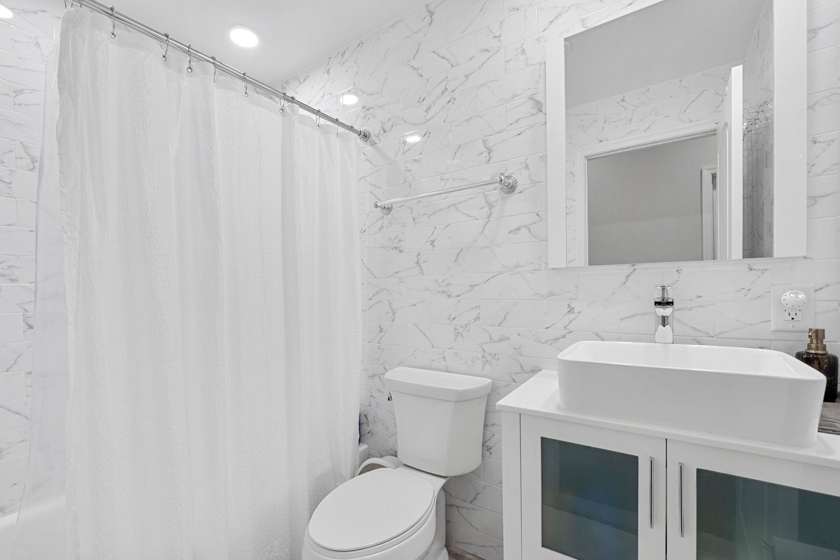 42 GRACE ST Unit: 2A