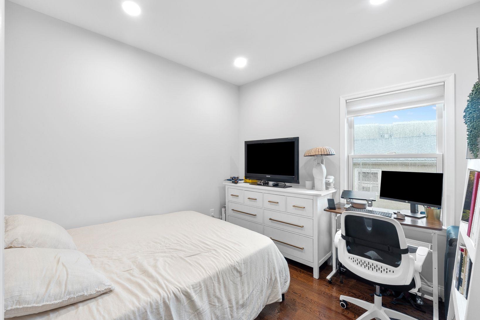 42 GRACE ST Unit: 2A