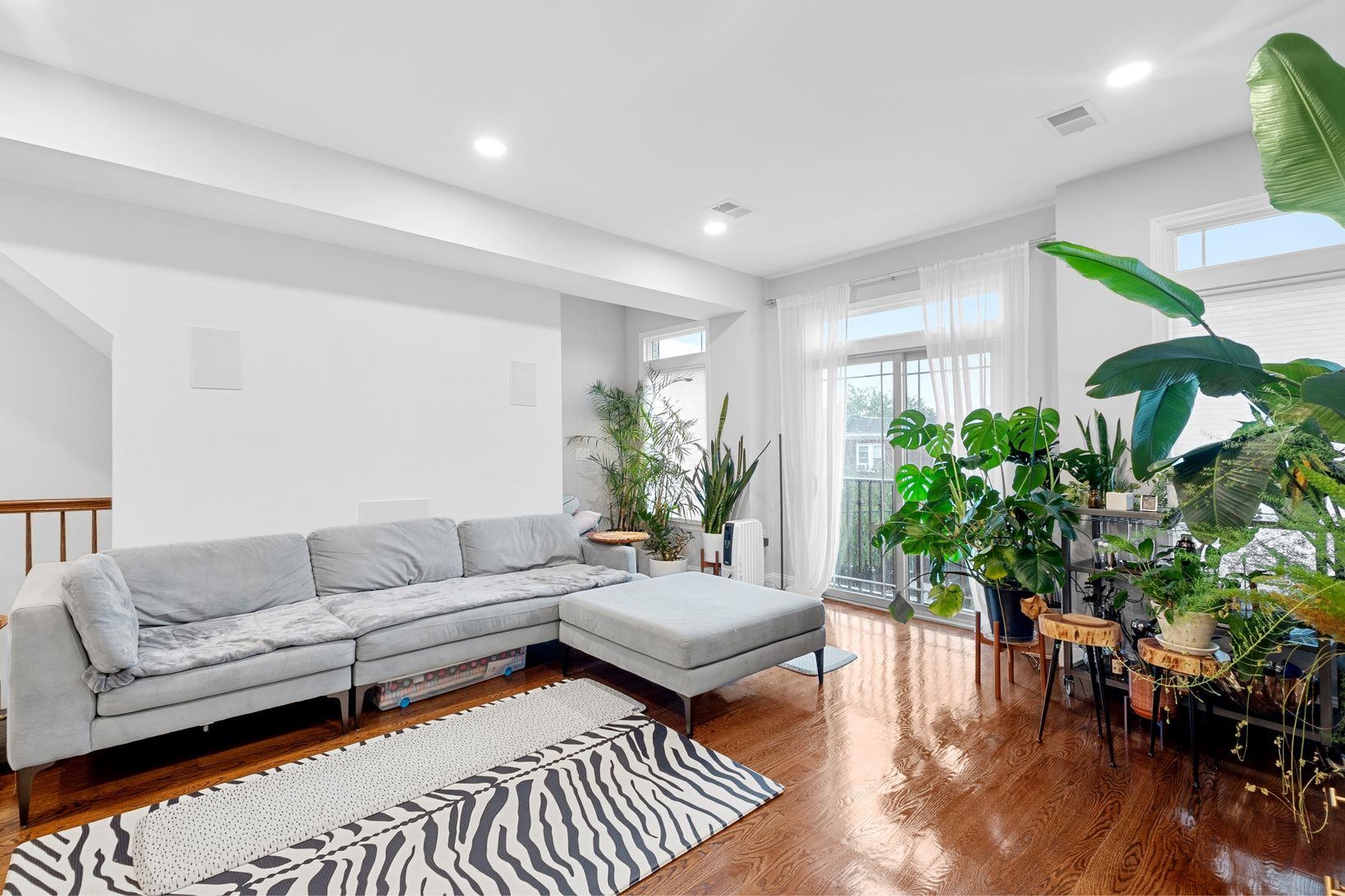 42 GRACE ST Unit: 2A