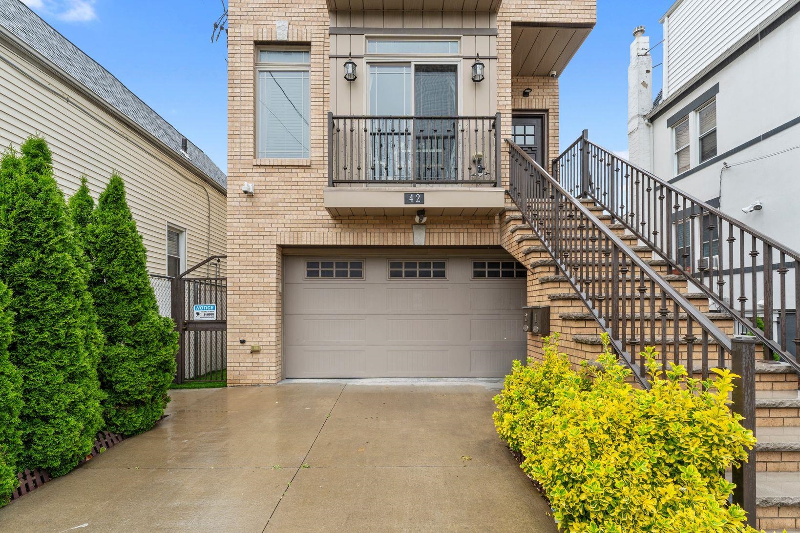 42 GRACE ST Unit: 2A