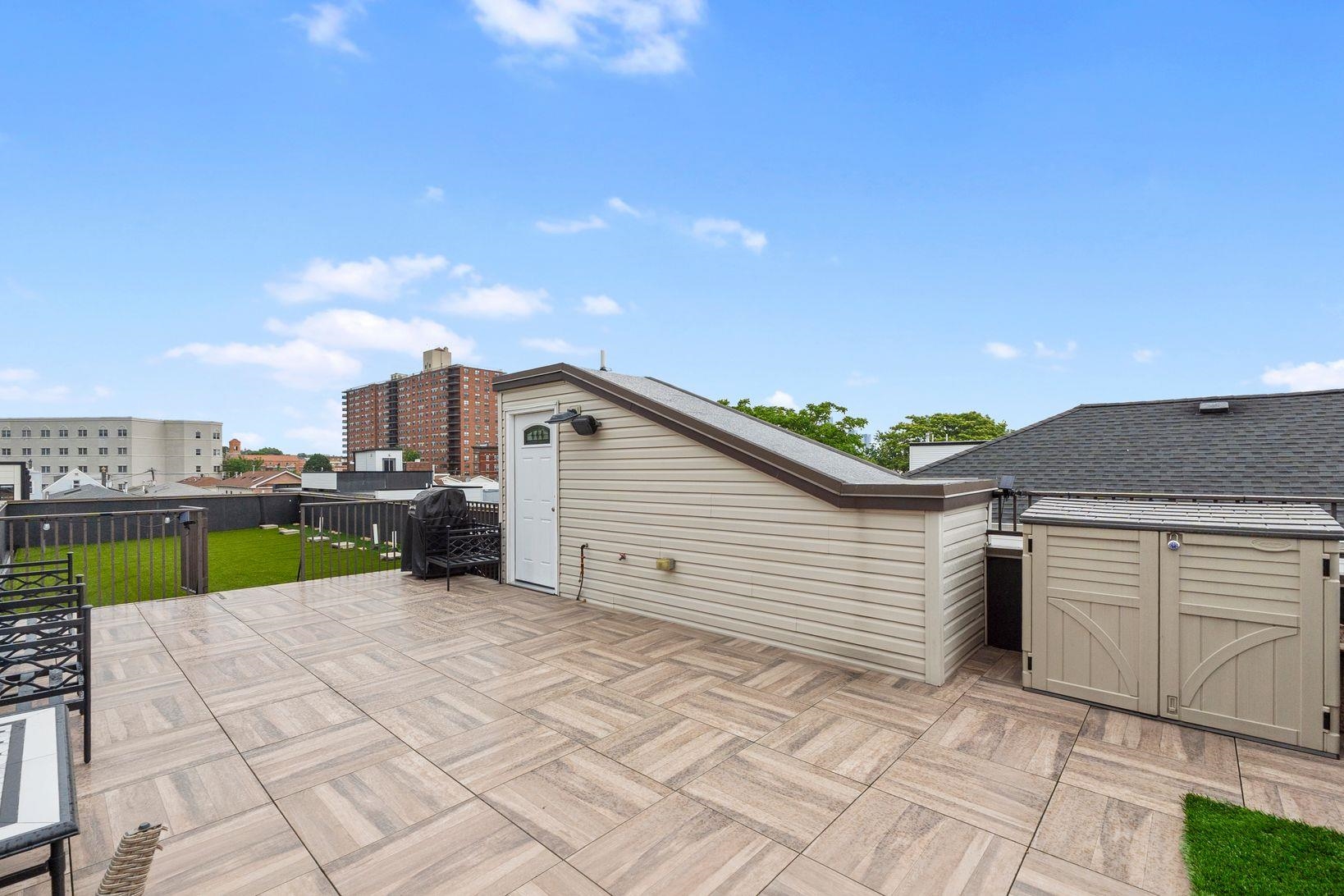 42 GRACE ST Unit: 2A
