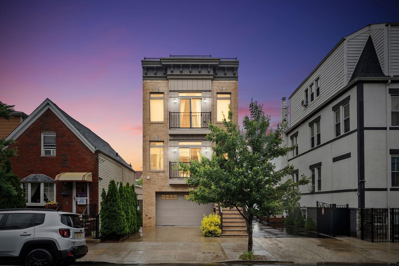 42 GRACE ST Unit: 2A