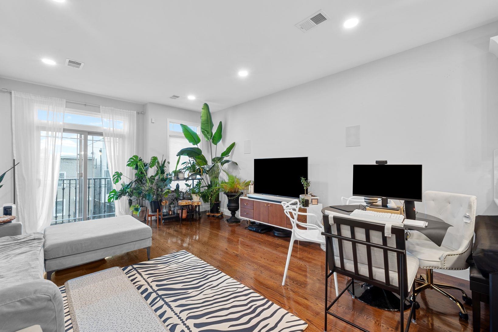 42 GRACE ST Unit: 2A