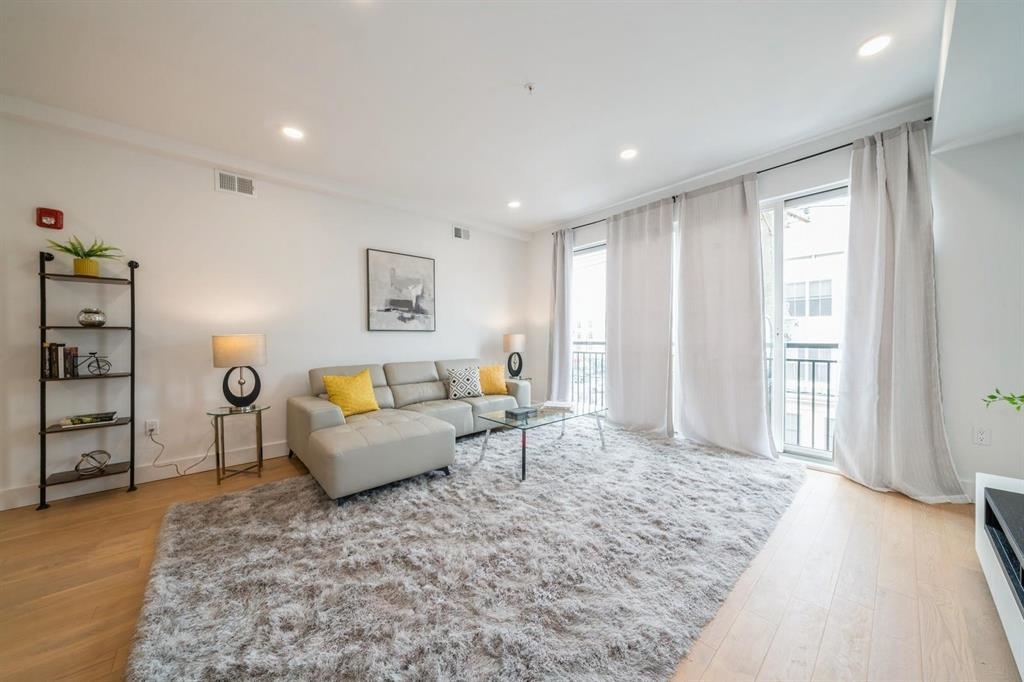 160 BRUNSWICK ST Unit: 403