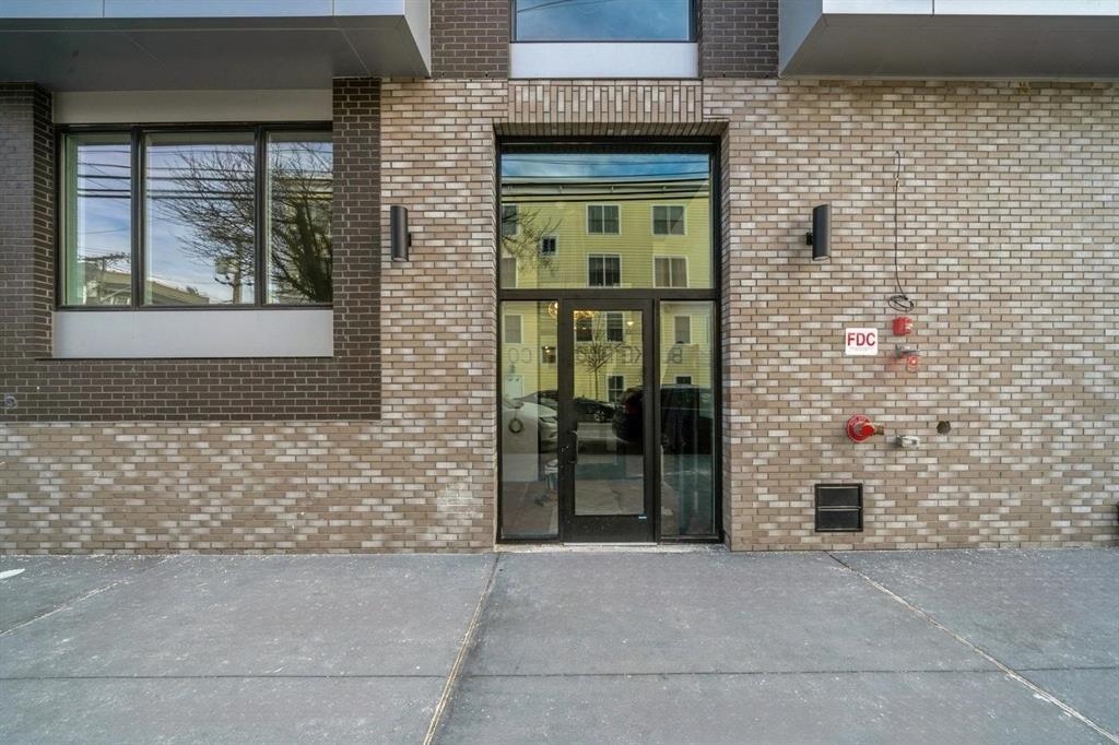 160 BRUNSWICK ST Unit: 403