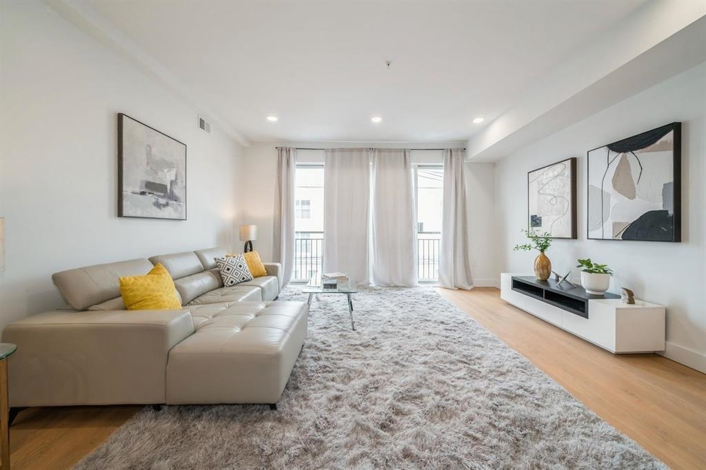 160 BRUNSWICK ST Unit: 403