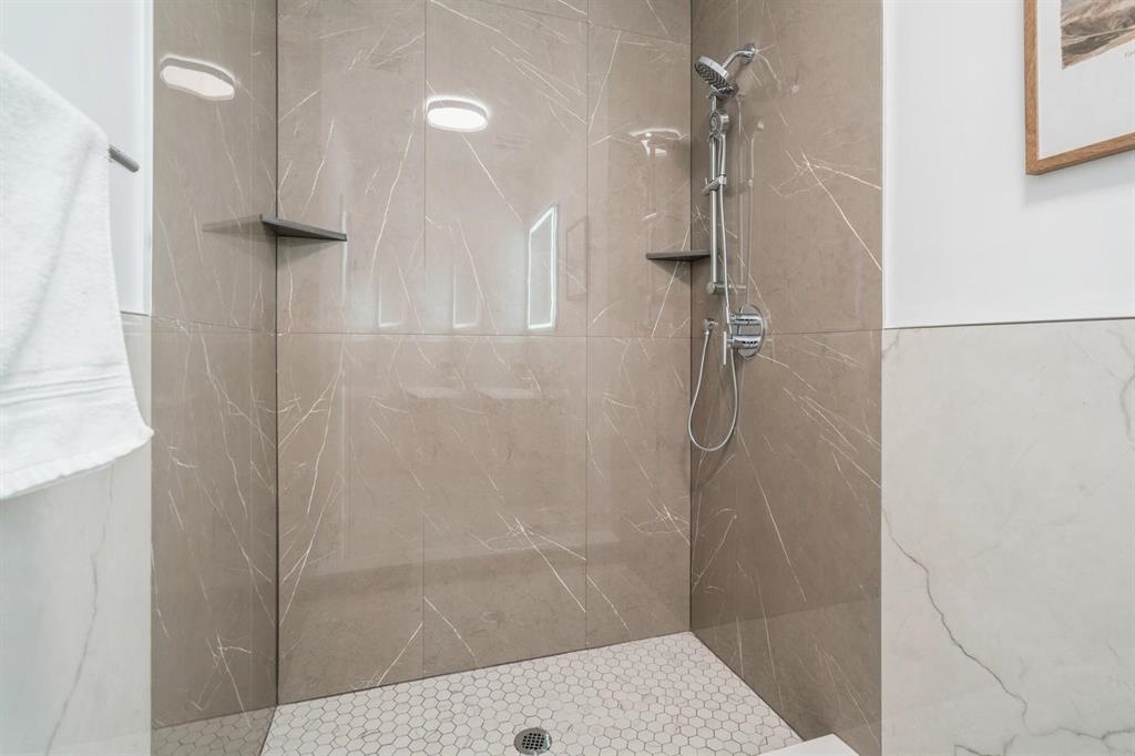 160 BRUNSWICK ST Unit: 403