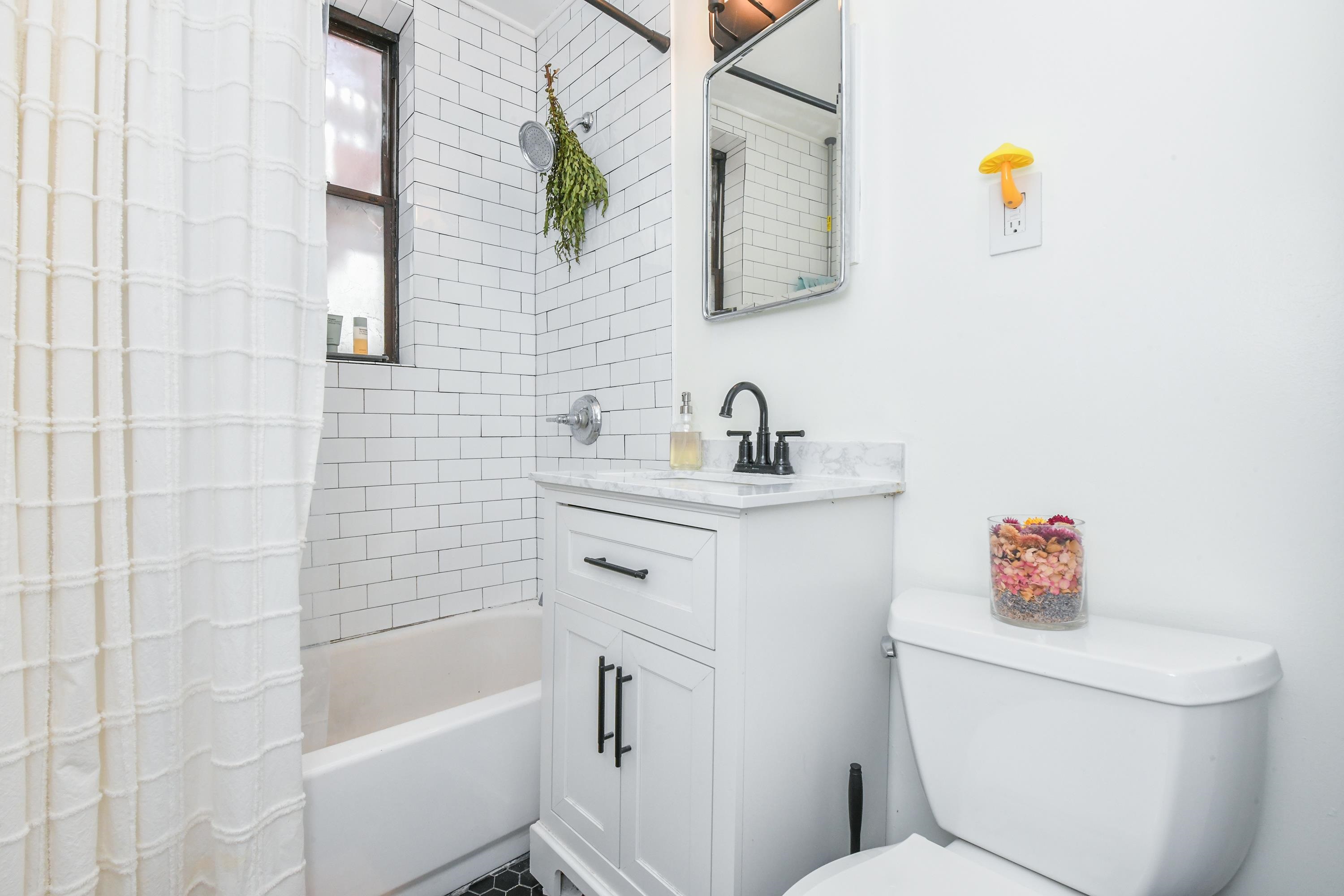 29-33 51ST ST Unit: B5