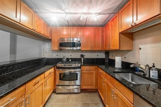 347 VARICK ST Unit: A-419