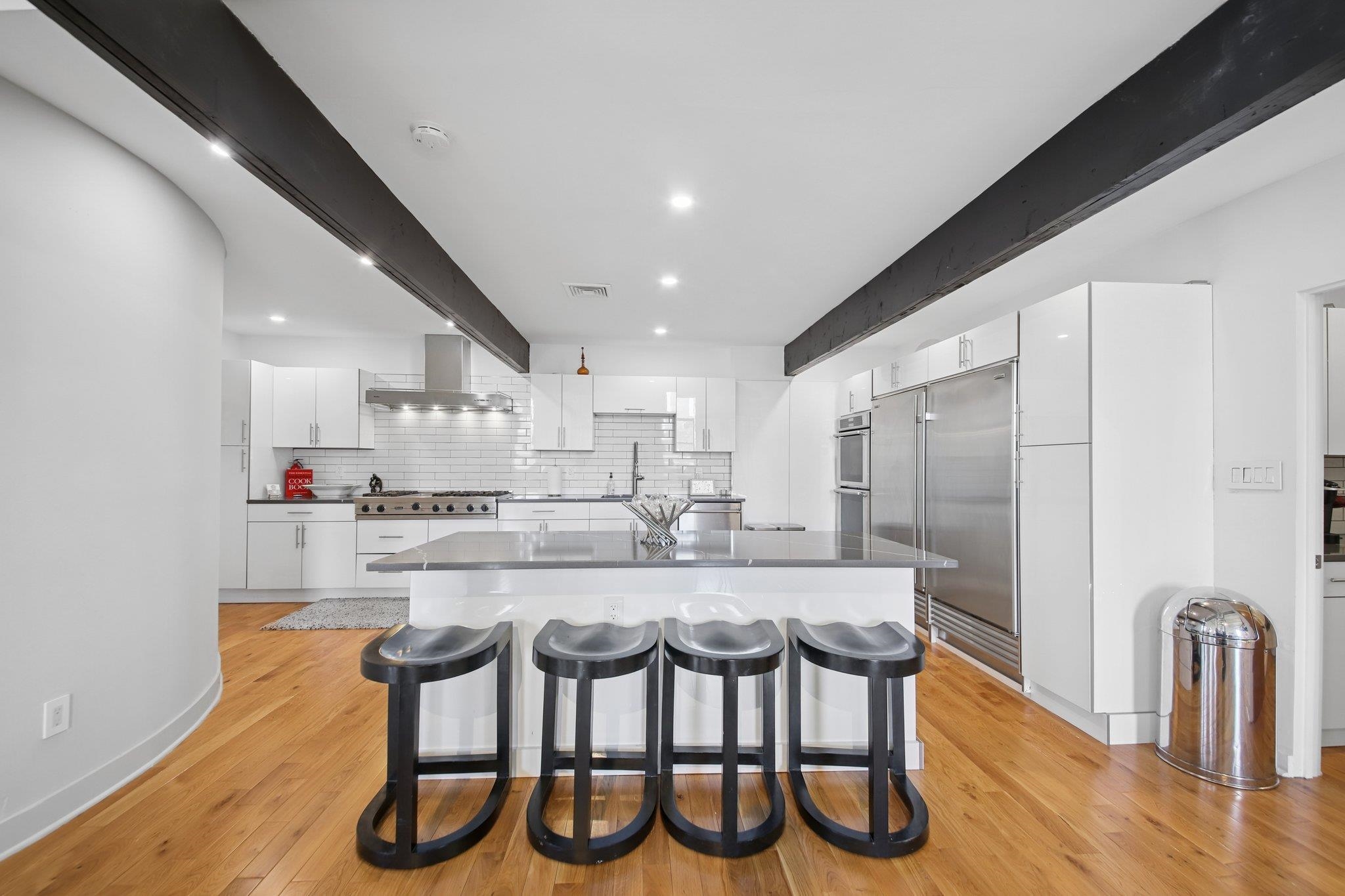 299 PAVONIA AVE Unit: 3-10