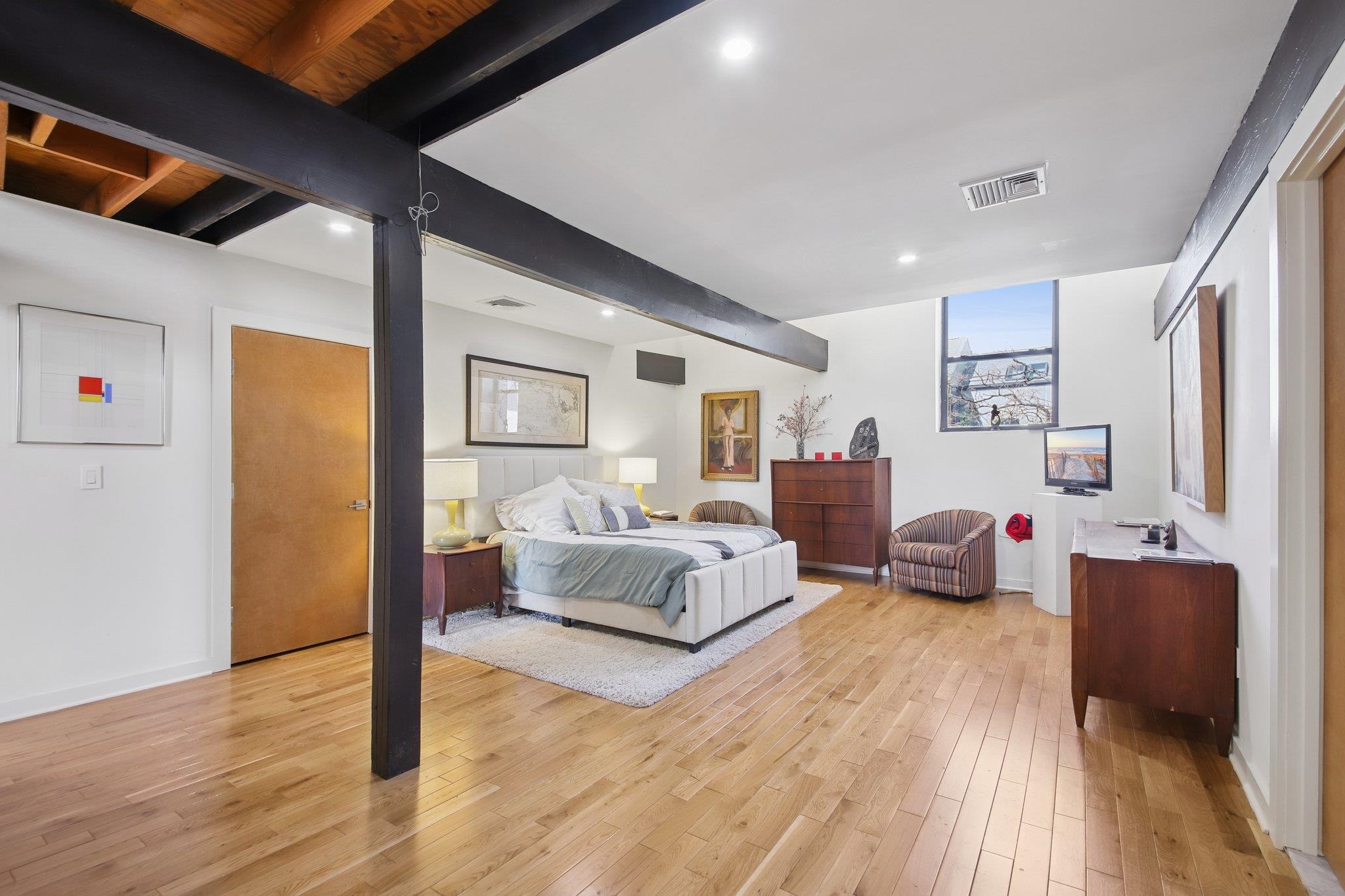 299 PAVONIA AVE Unit: 3-10