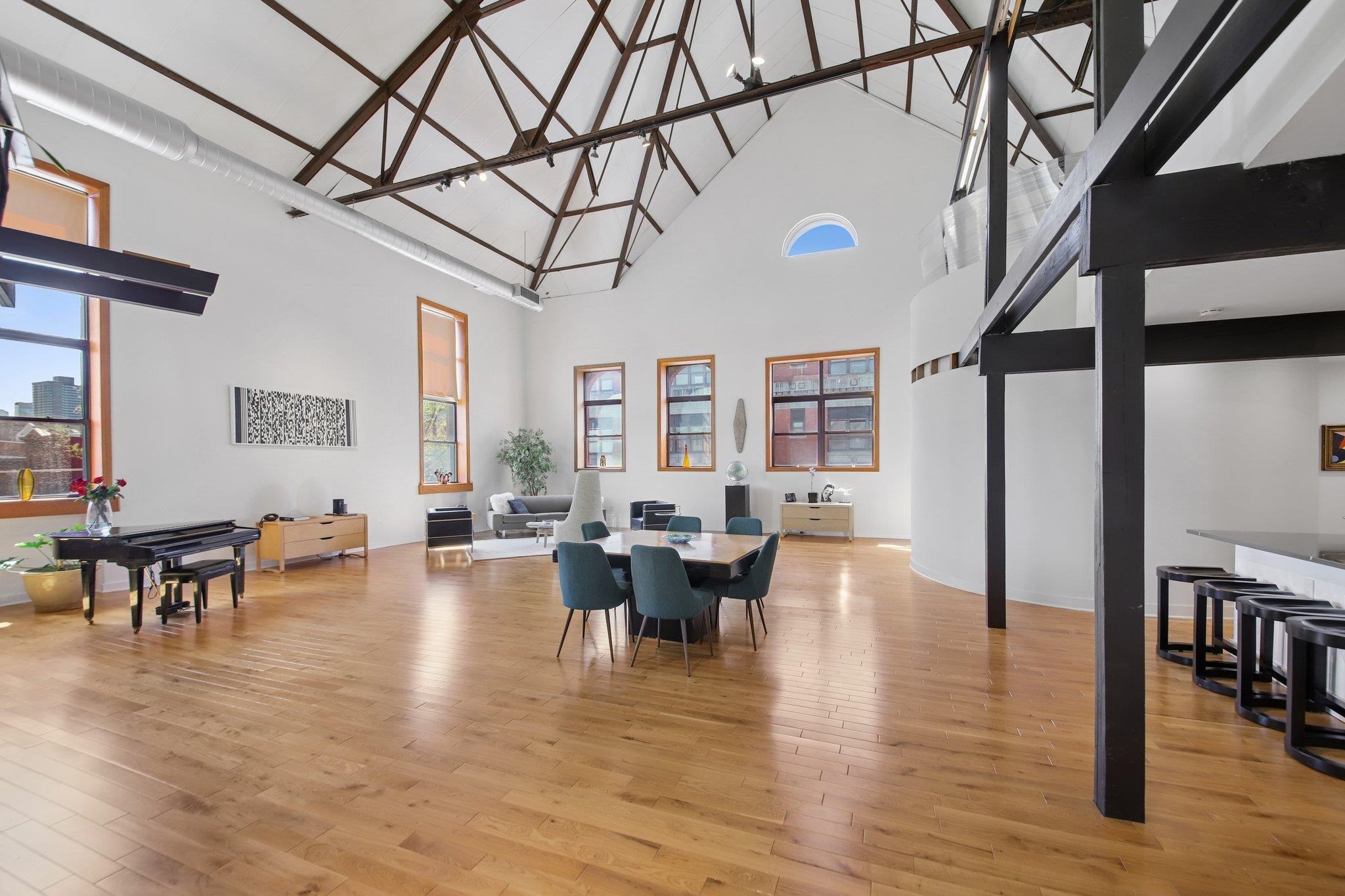 299 PAVONIA AVE Unit: 3-10
