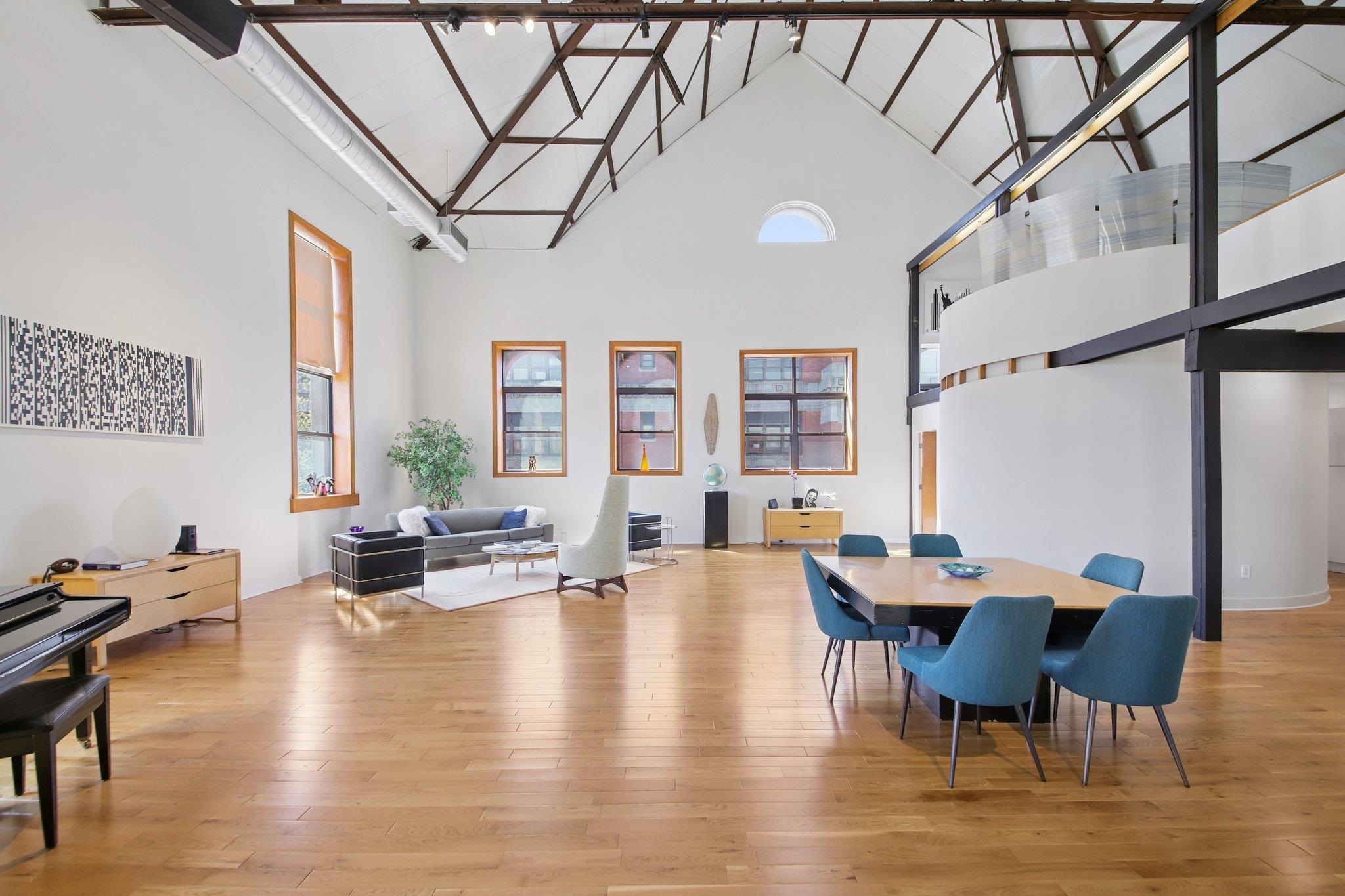 299 PAVONIA AVE Unit: 3-10