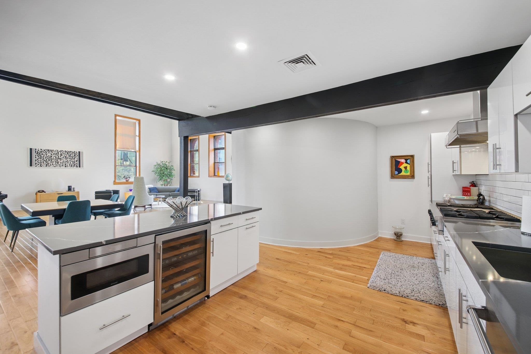 299 PAVONIA AVE Unit: 3-10