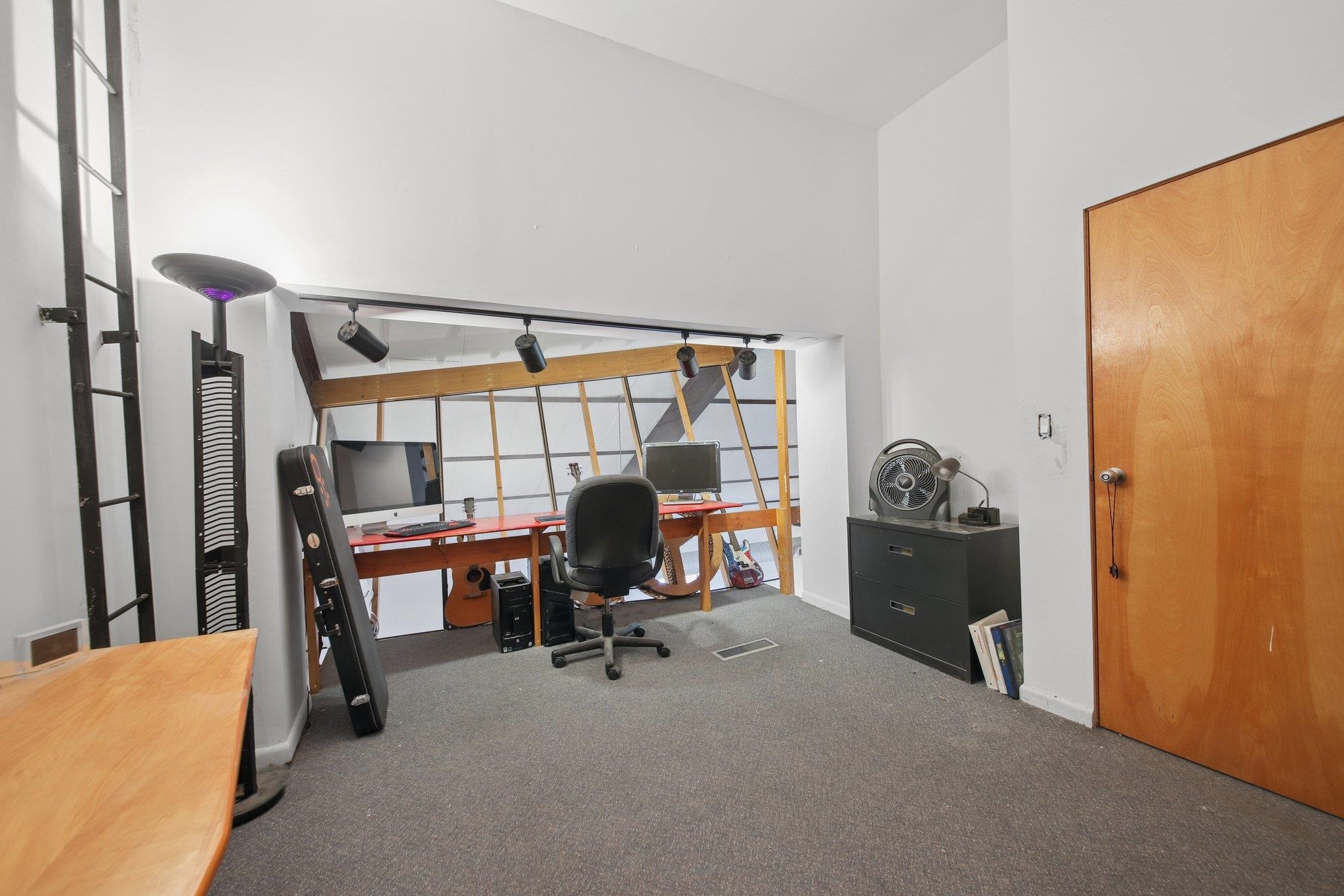 299 PAVONIA AVE Unit: 3-10
