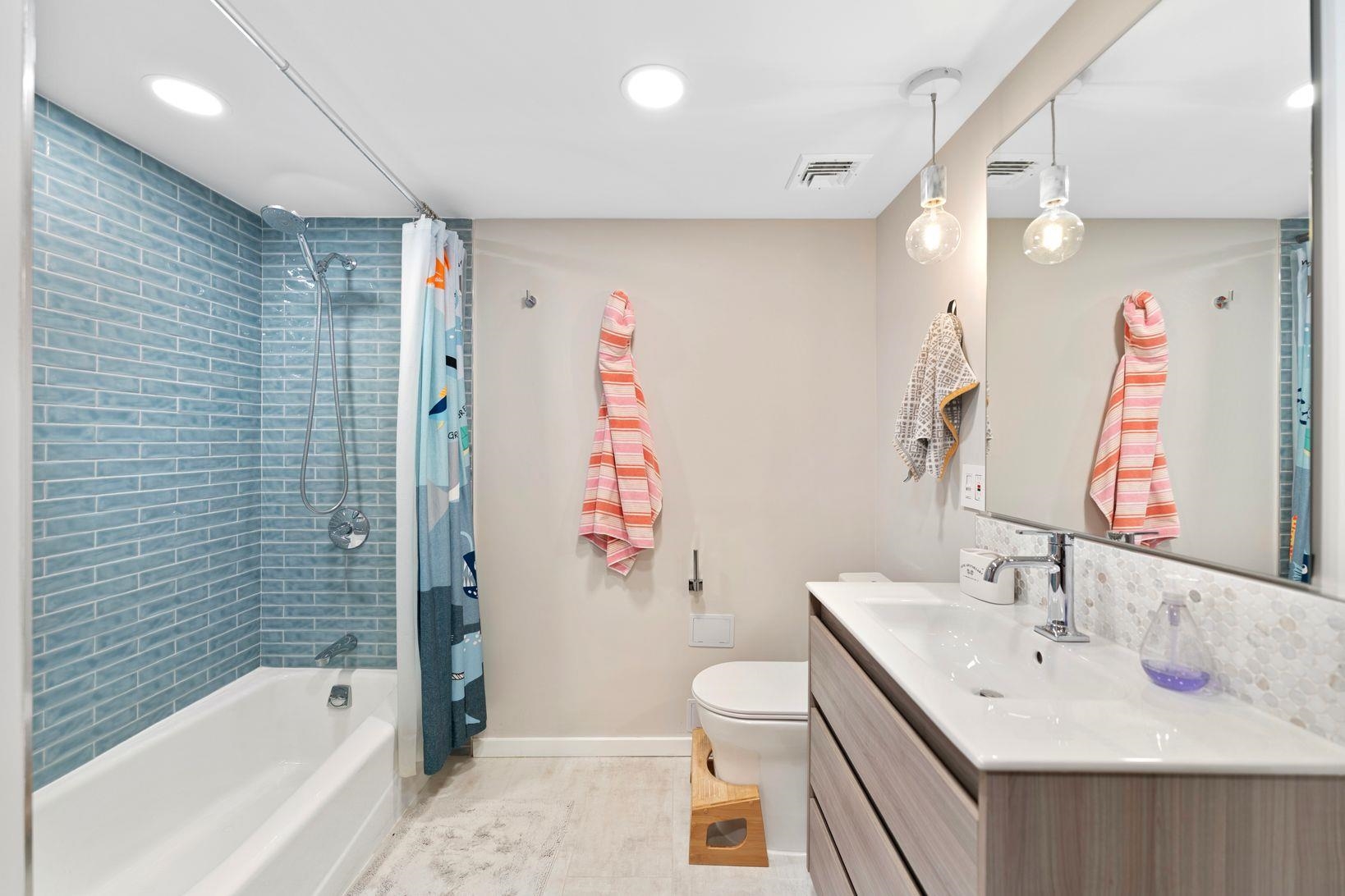 200 SHEARWATER CT WEST Unit: 52