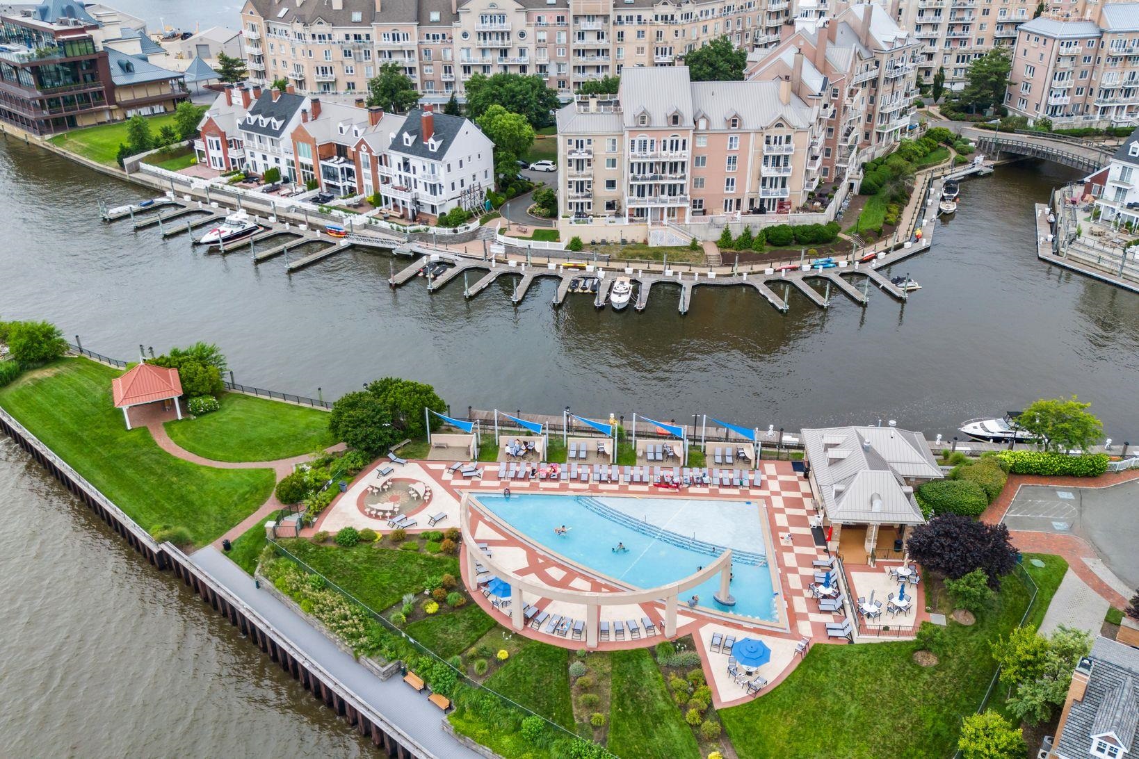 200 SHEARWATER CT WEST Unit: 52