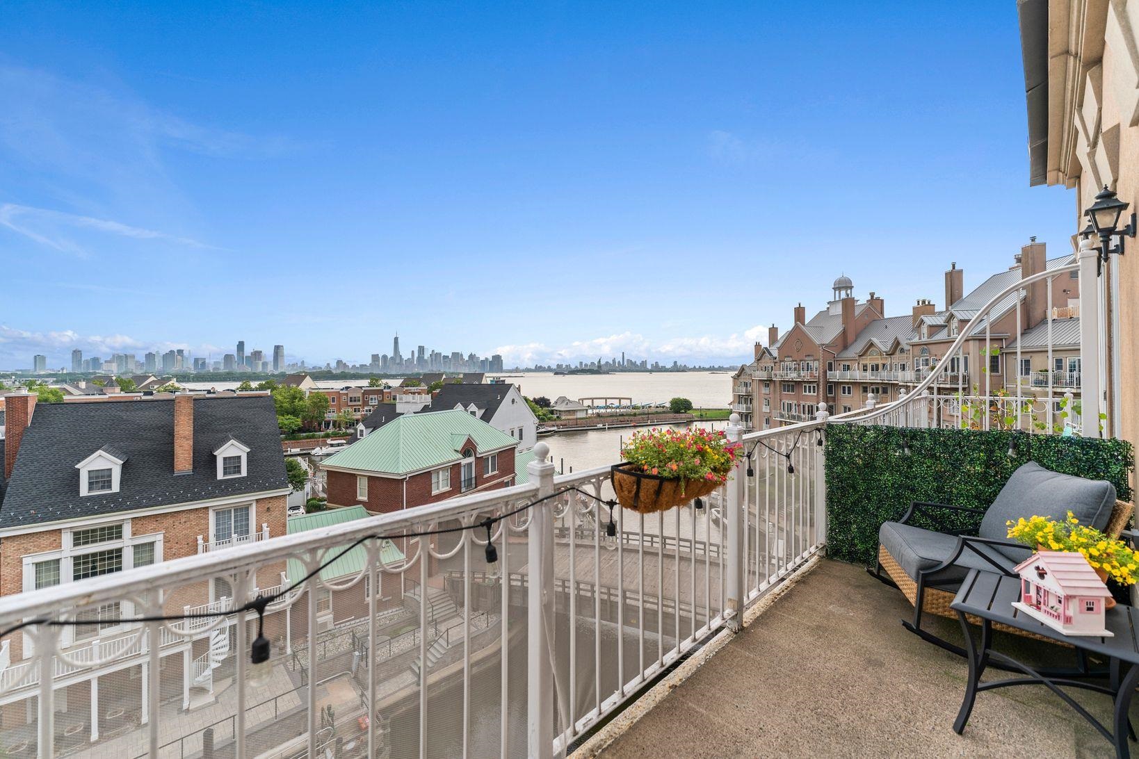 200 SHEARWATER CT WEST Unit: 52