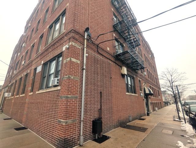680 KENNEDY BLVD Unit: 301