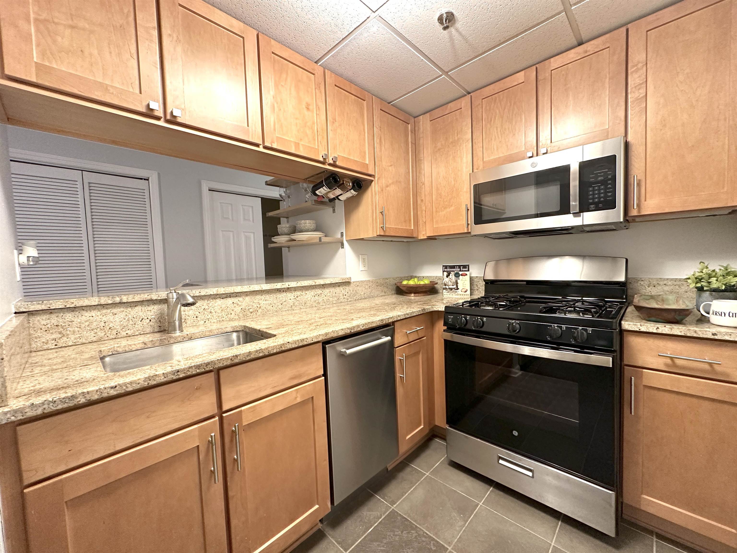 227 CHRISTOPHER COLUMBUS DR Unit: 219B
