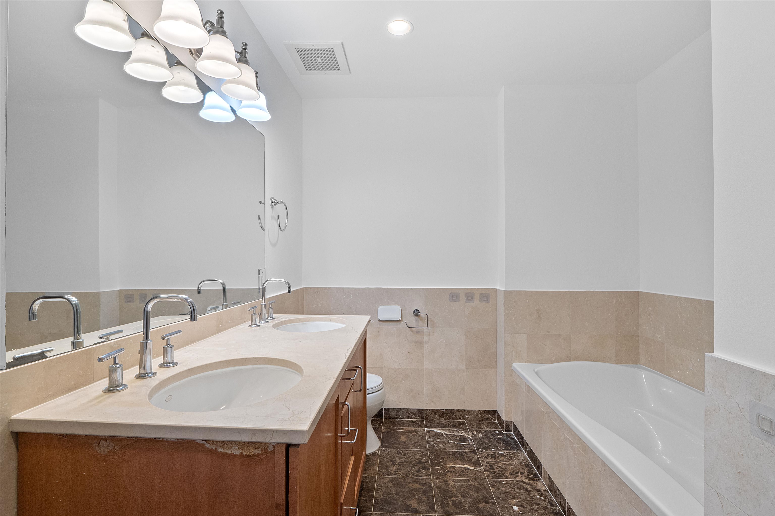 389 WASHINGTON ST Unit: 15E