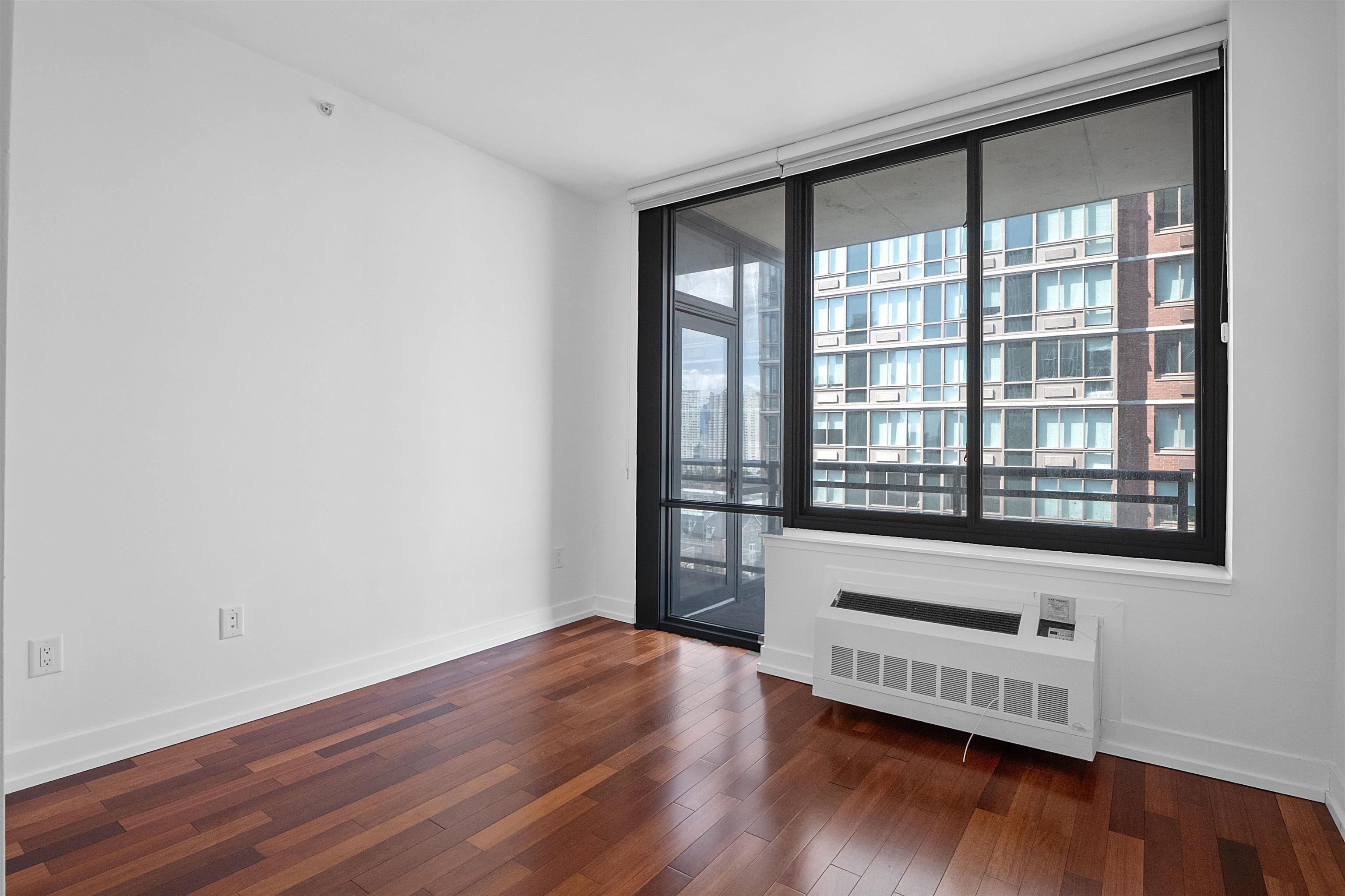 389 WASHINGTON ST Unit: 15E