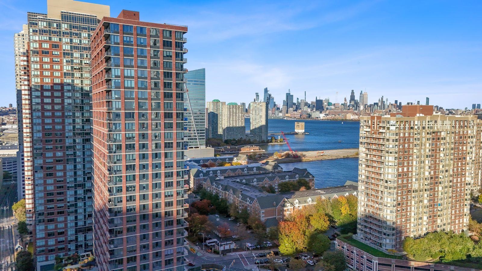 389 WASHINGTON ST Unit: 15E