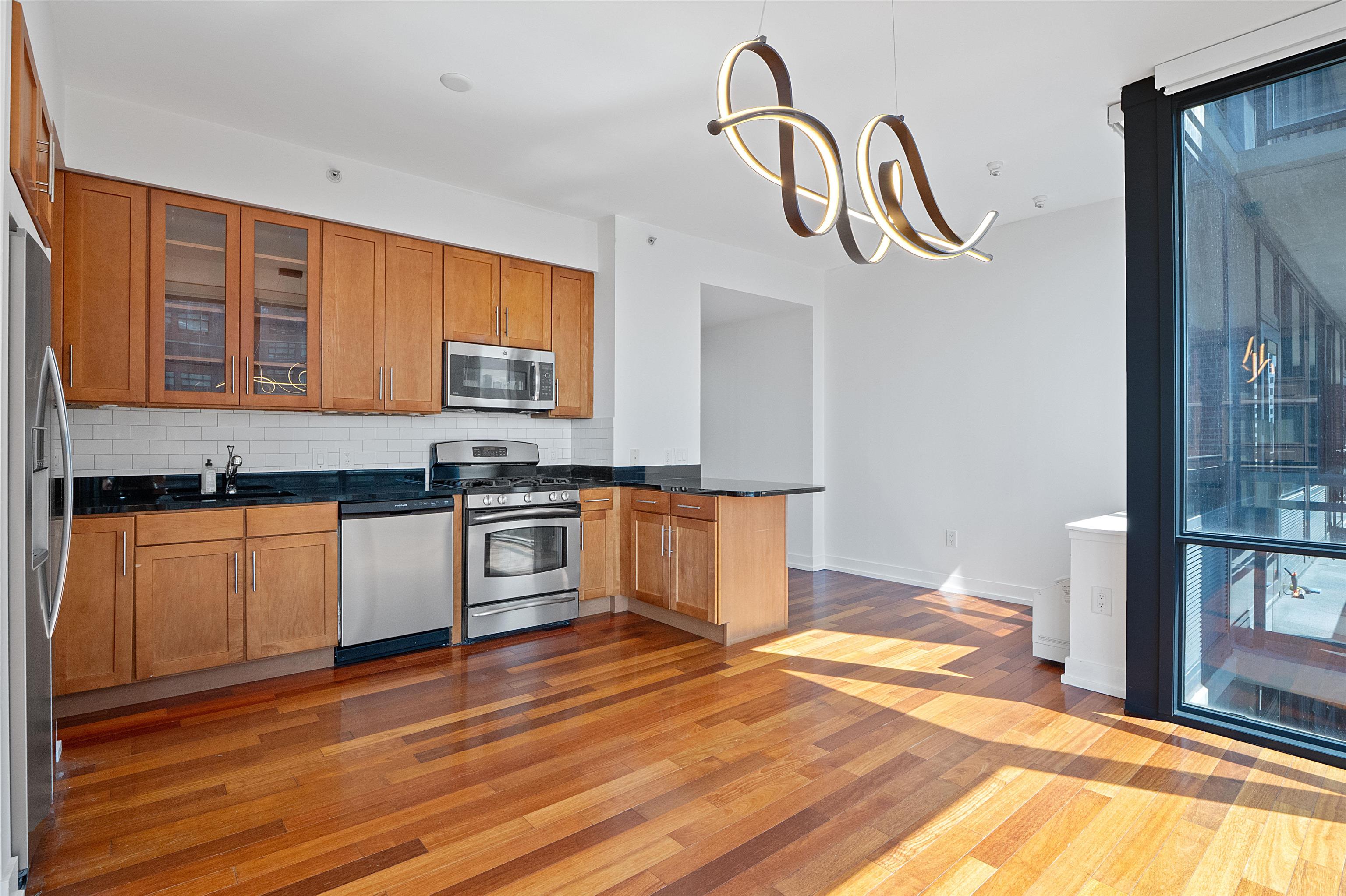 389 WASHINGTON ST Unit: 15E