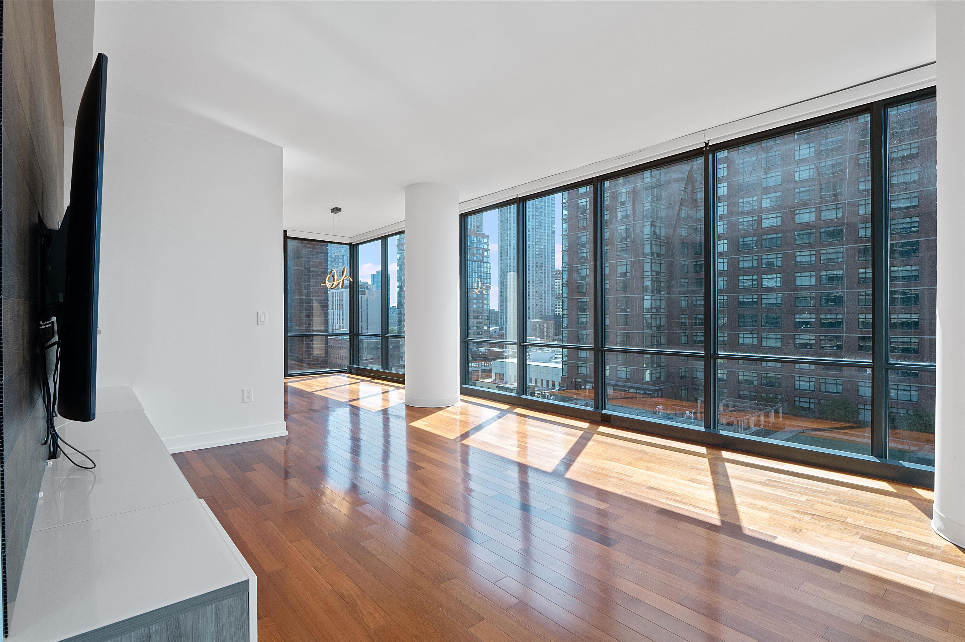 389 WASHINGTON ST Unit: 15E