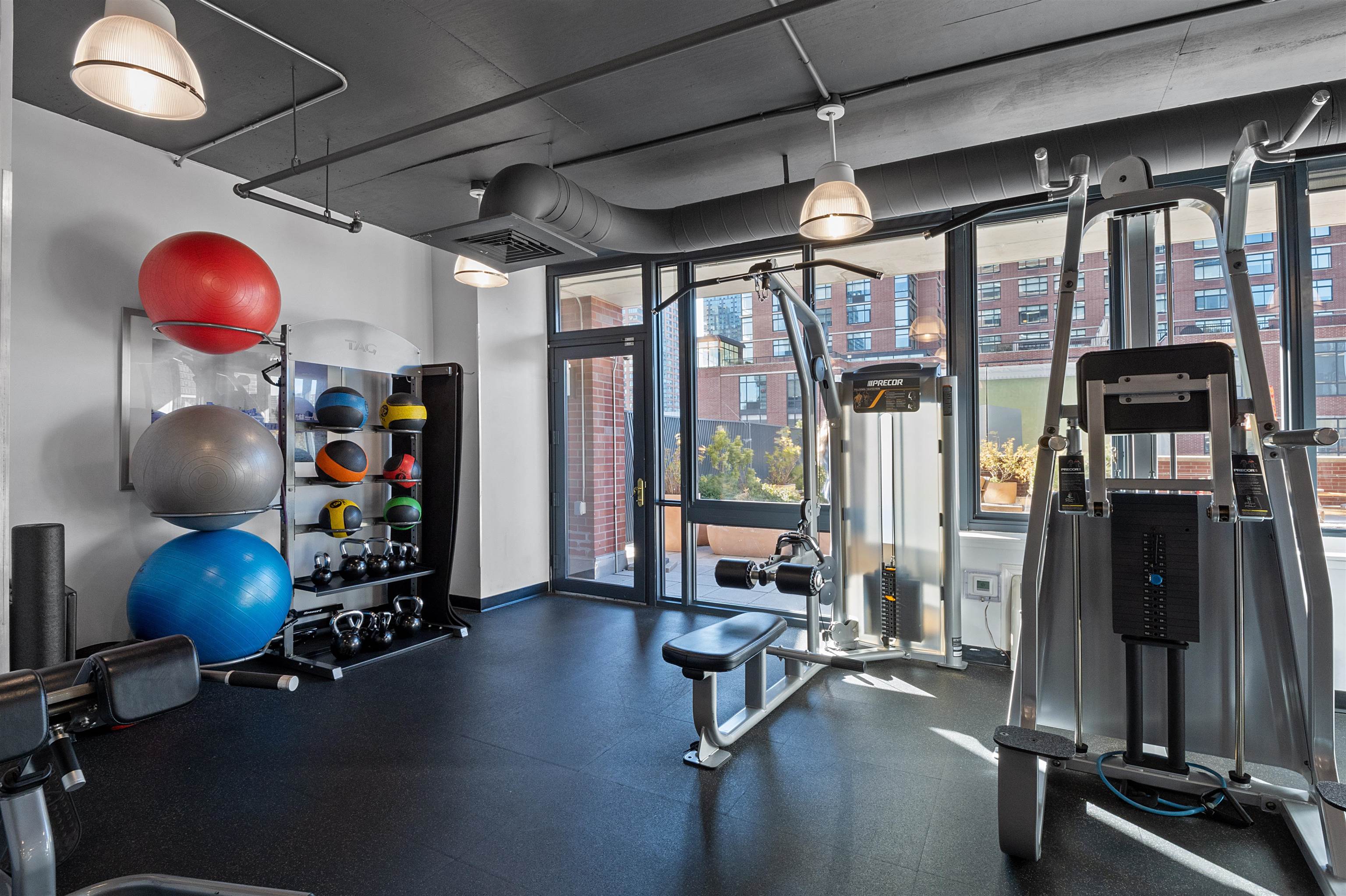 389 WASHINGTON ST Unit: 15E
