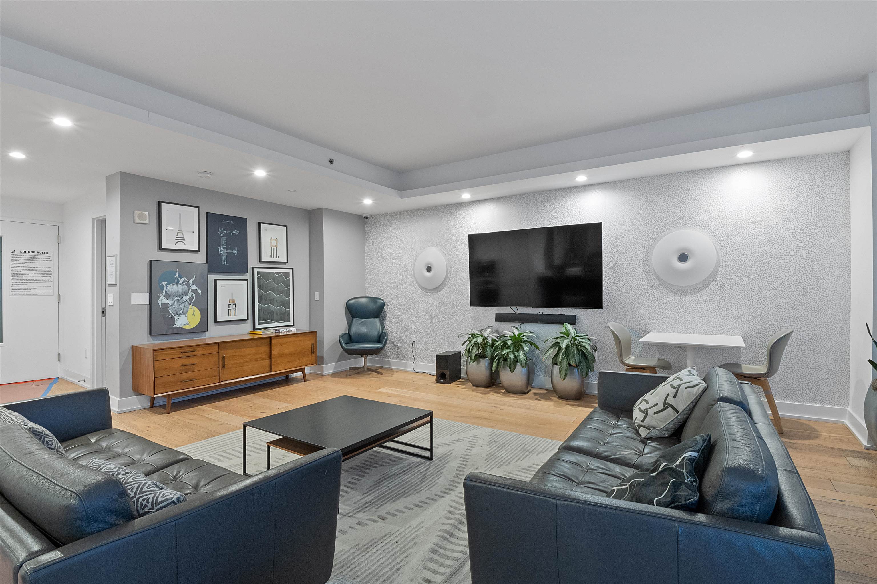 389 WASHINGTON ST Unit: 15E