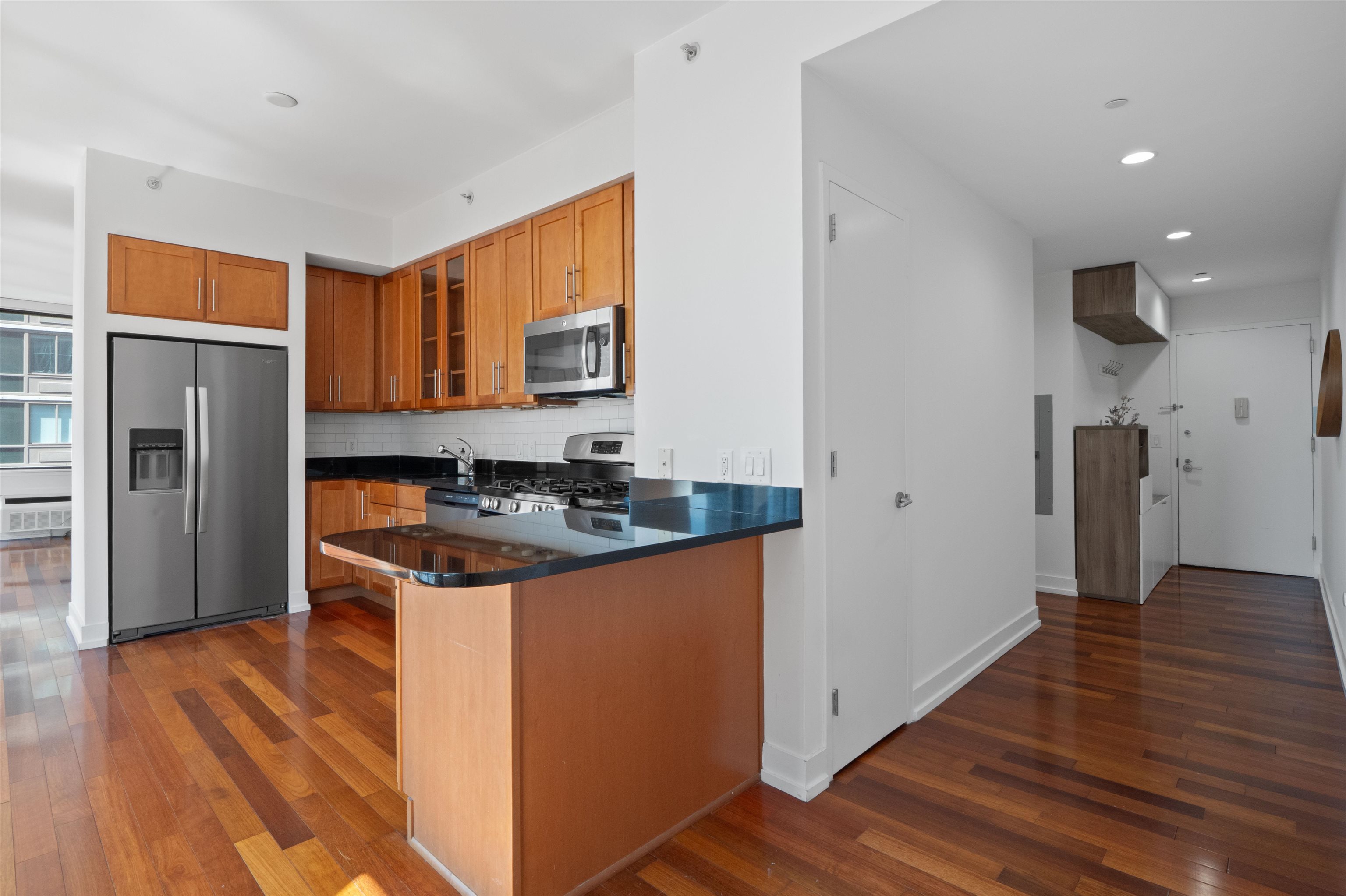 389 WASHINGTON ST Unit: 15E