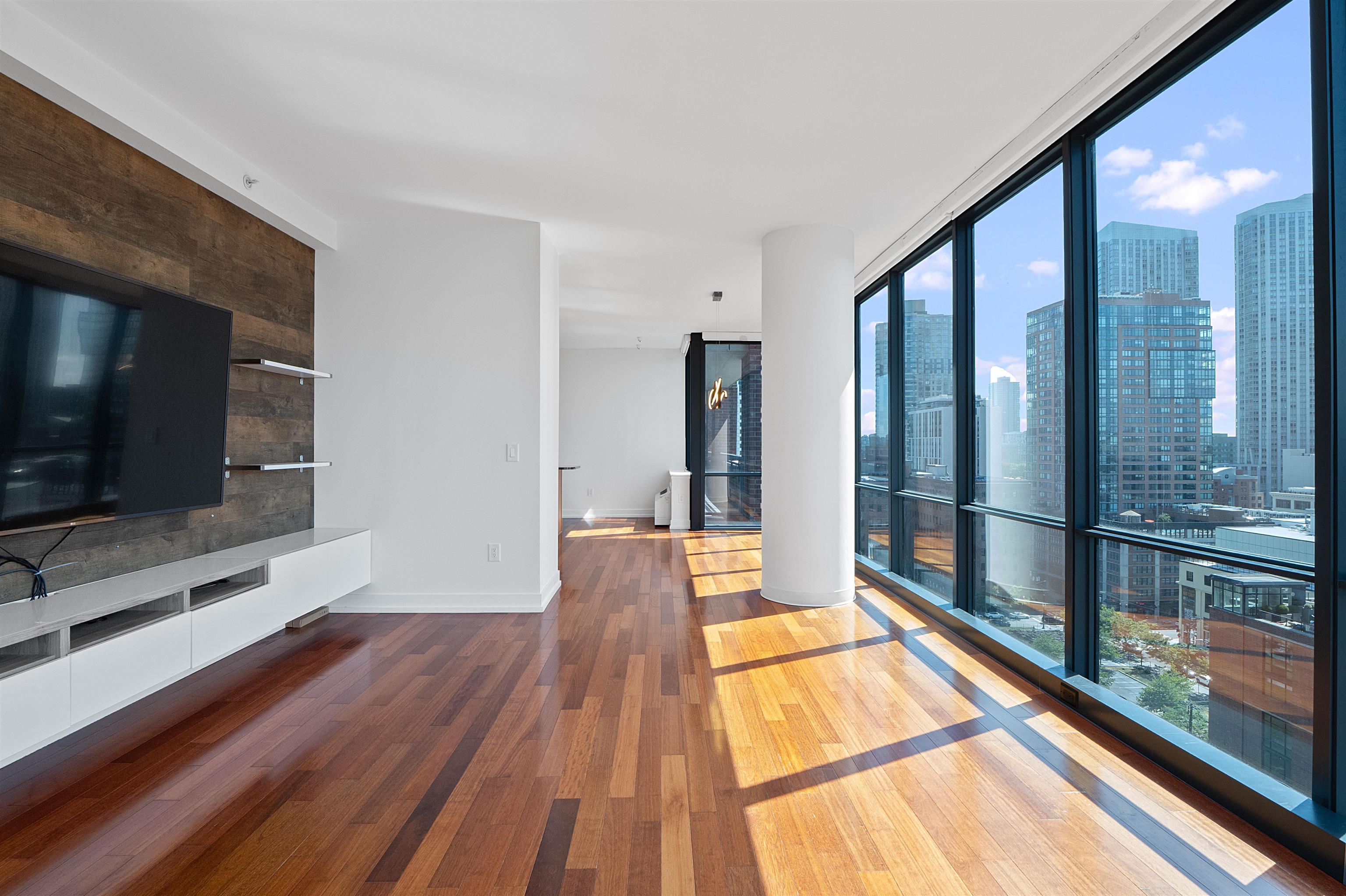 389 WASHINGTON ST Unit: 15E