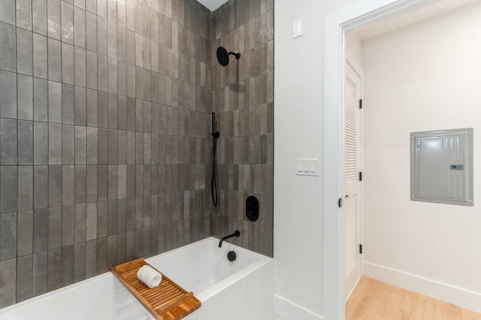 433 CENTRAL AVE Unit: 3A