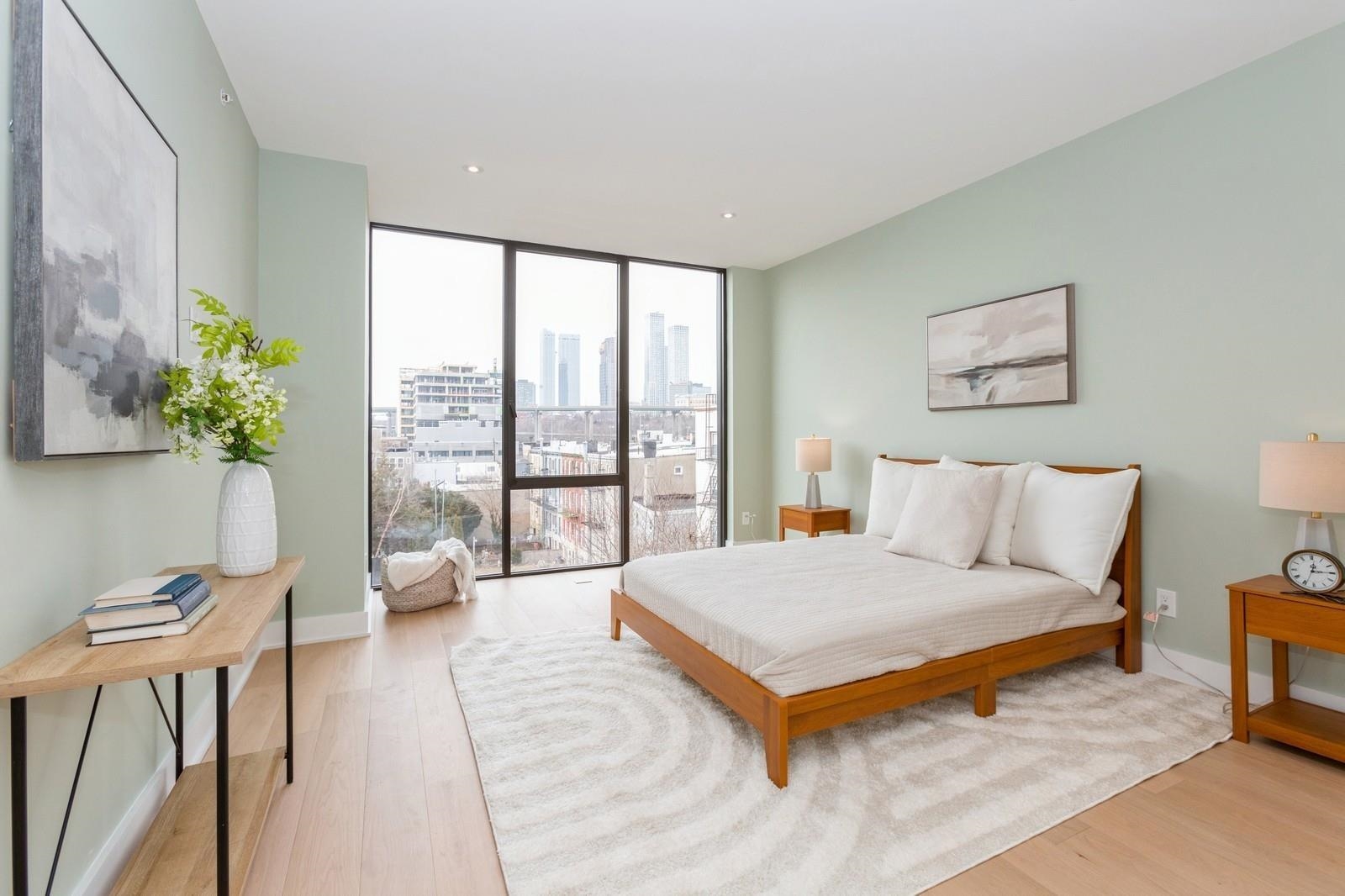 477 MONMOUTH ST Unit: 4