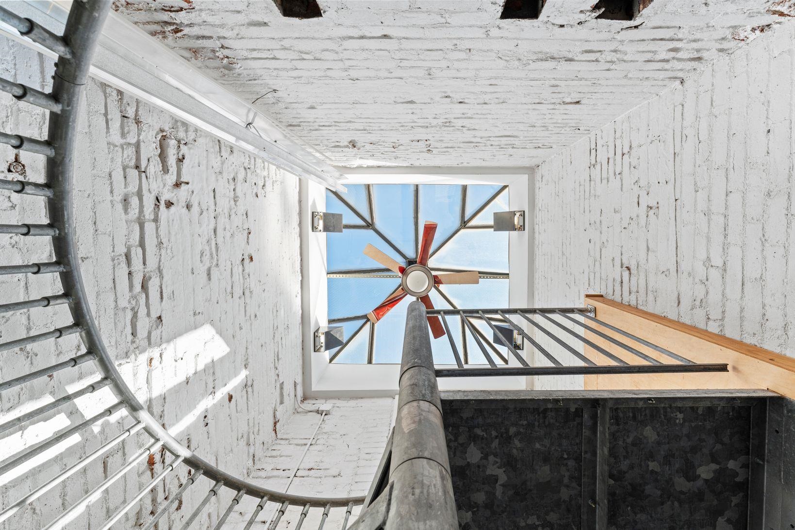 330 MONTGOMERY ST Unit: 3