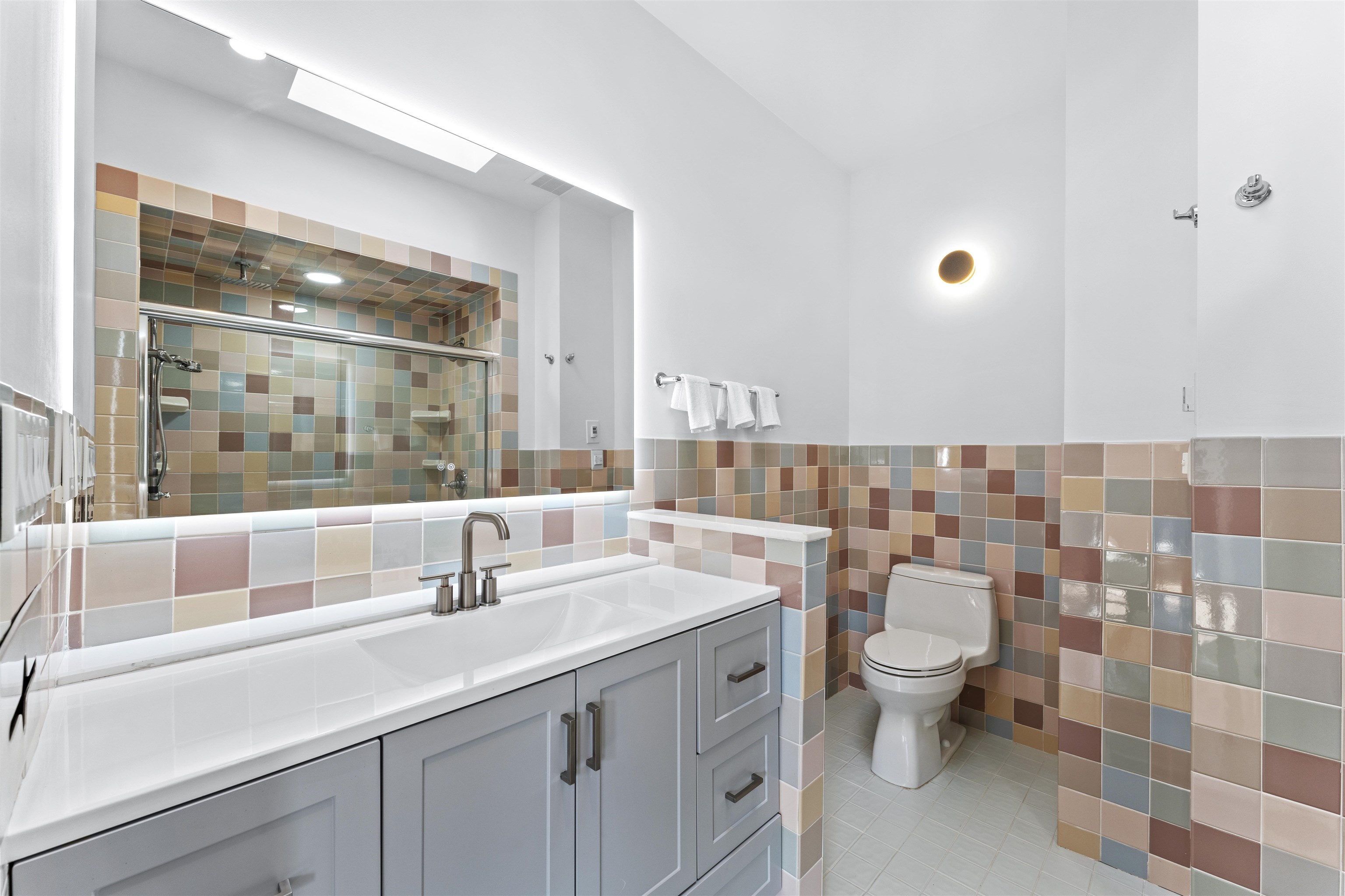 330 MONTGOMERY ST Unit: 3