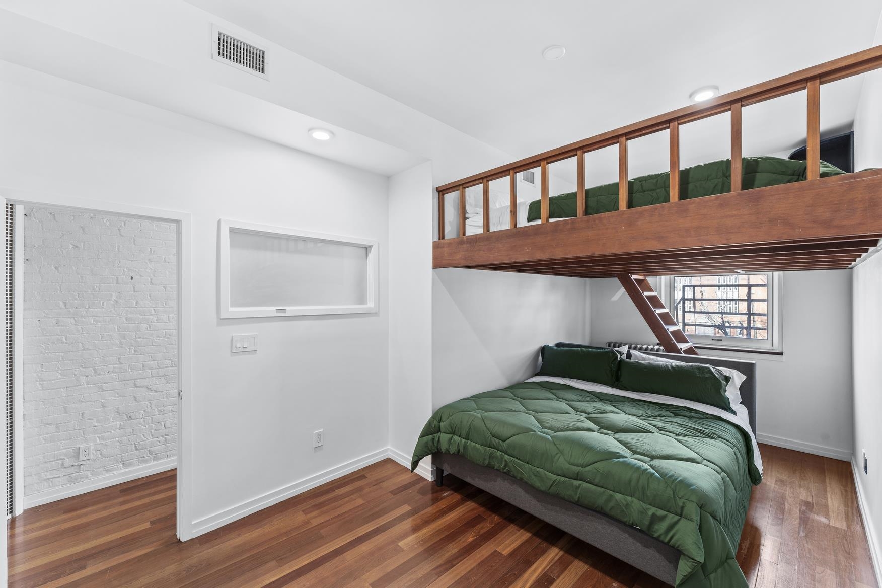 330 MONTGOMERY ST Unit: 3
