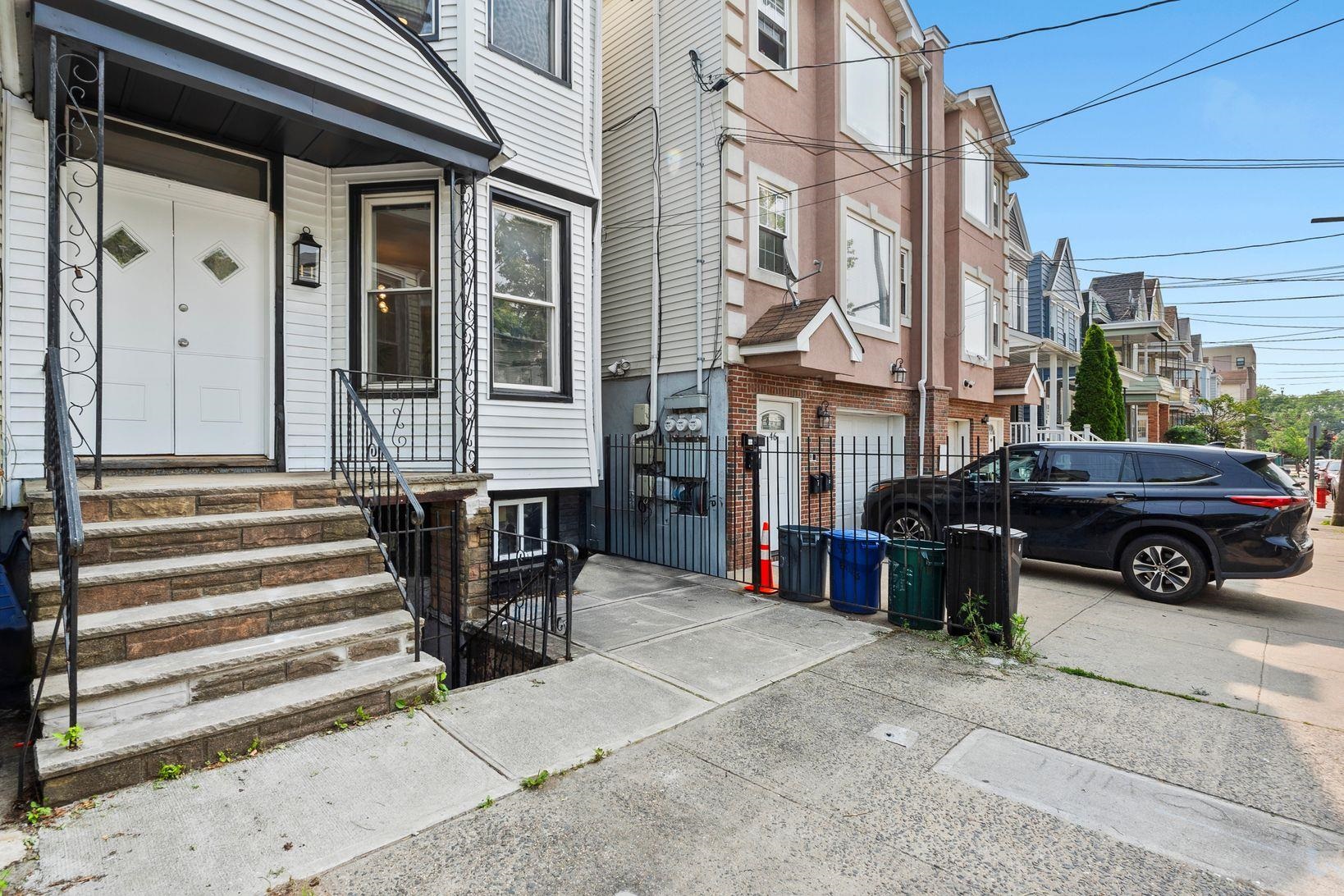 48 ARMSTRONG AVE