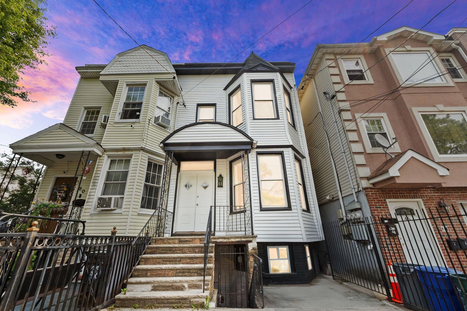48 ARMSTRONG AVE