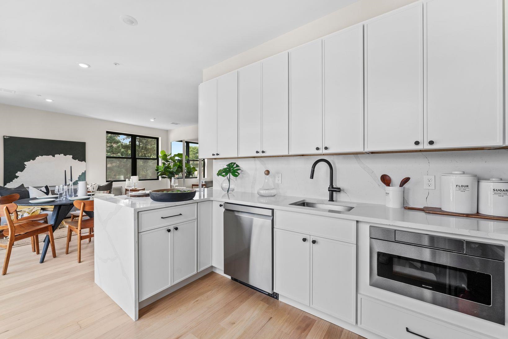 249 BERGEN AVE Unit: 302