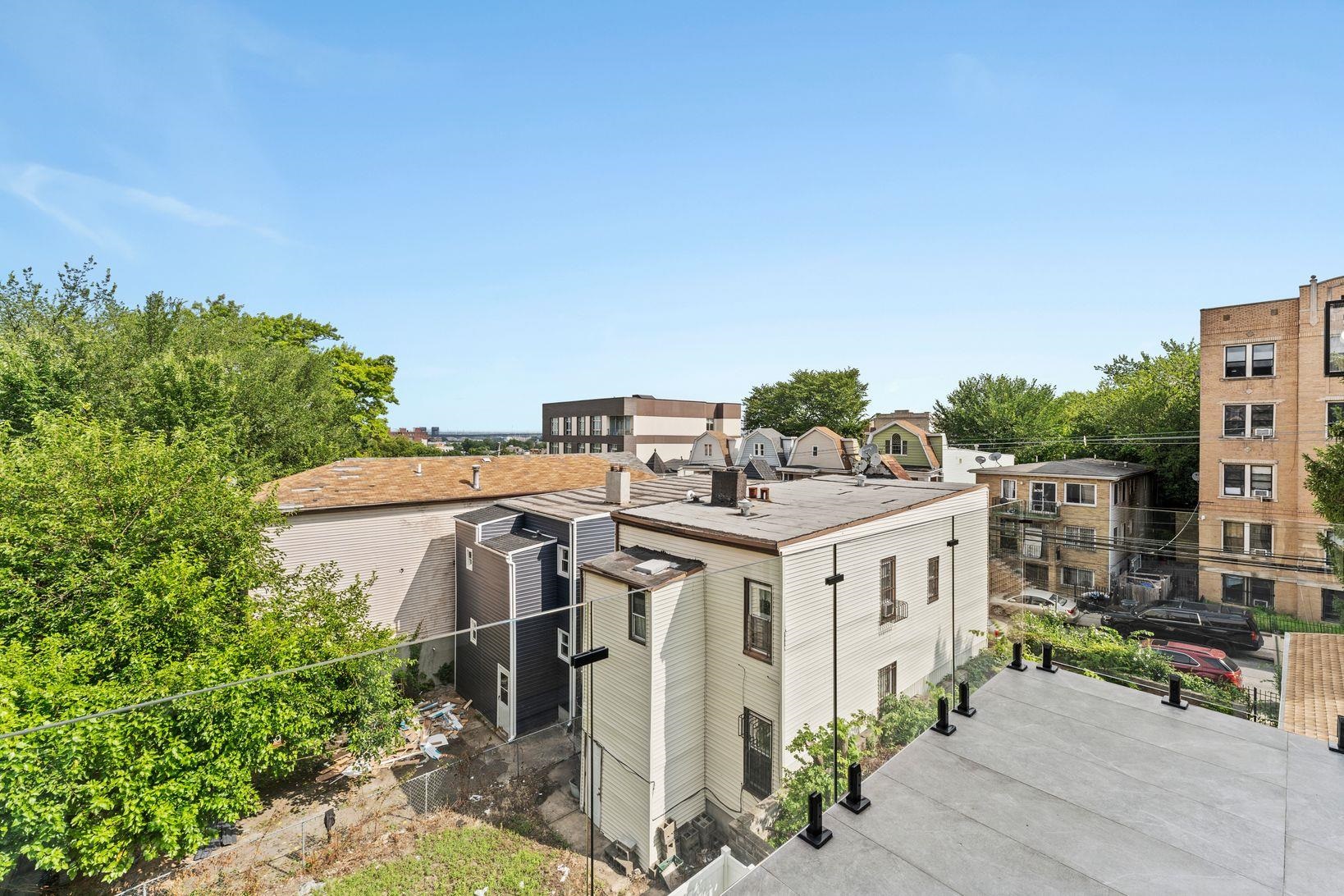 249 BERGEN AVE Unit: 302