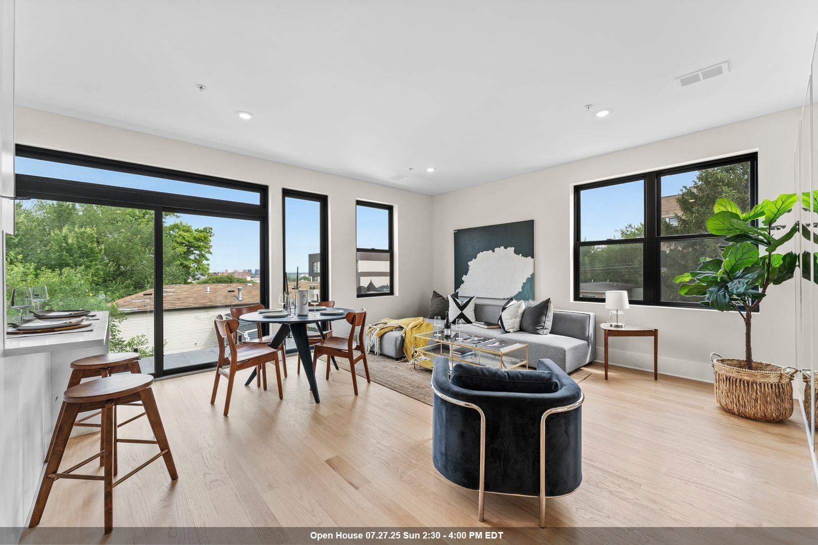 249 BERGEN AVE Unit: 302