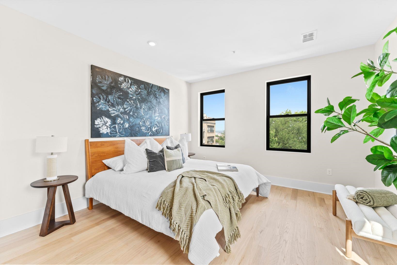 249 BERGEN AVE Unit: 302